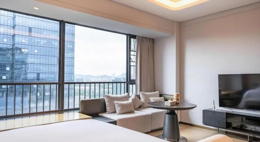 Bed in Shenzhen Cloud Park Manhattan Hotel