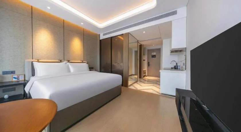 Bed in Shenzhen Cloud Park Manhattan Hotel