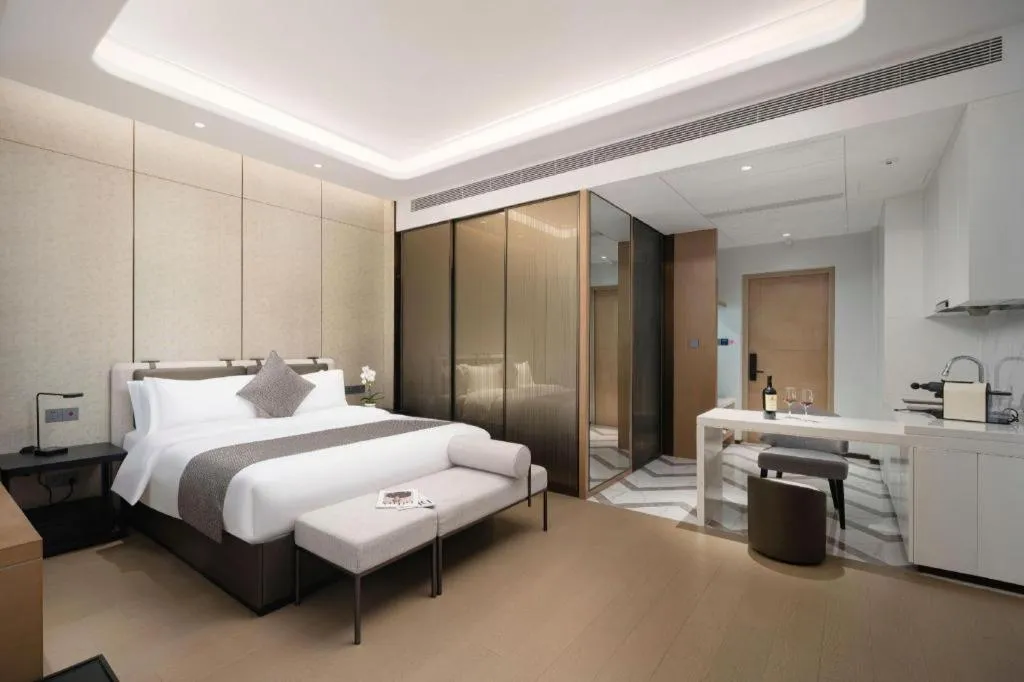 Bed in Shenzhen Cloud Park Manhattan Hotel