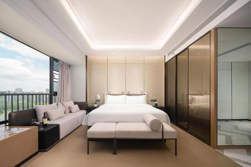 Bed in Shenzhen Cloud Park Manhattan Hotel