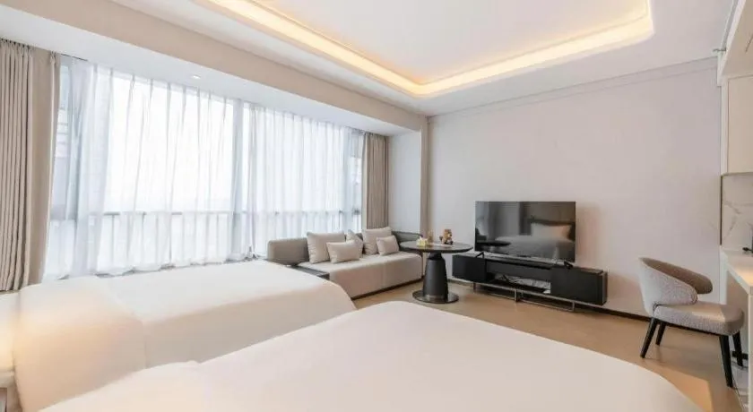 Bed in Shenzhen Cloud Park Manhattan Hotel