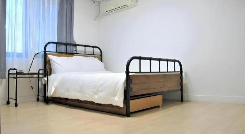 Bed in Seorak Mt., The East Sea and hot spring