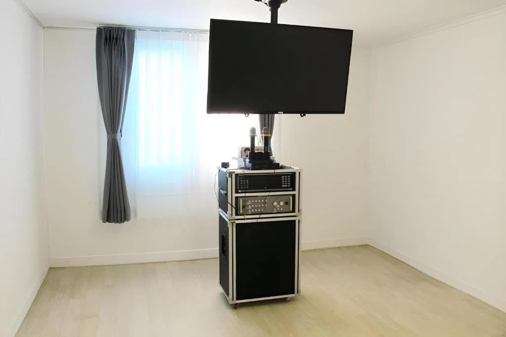 Seorak Mt., The East Sea and hot spring