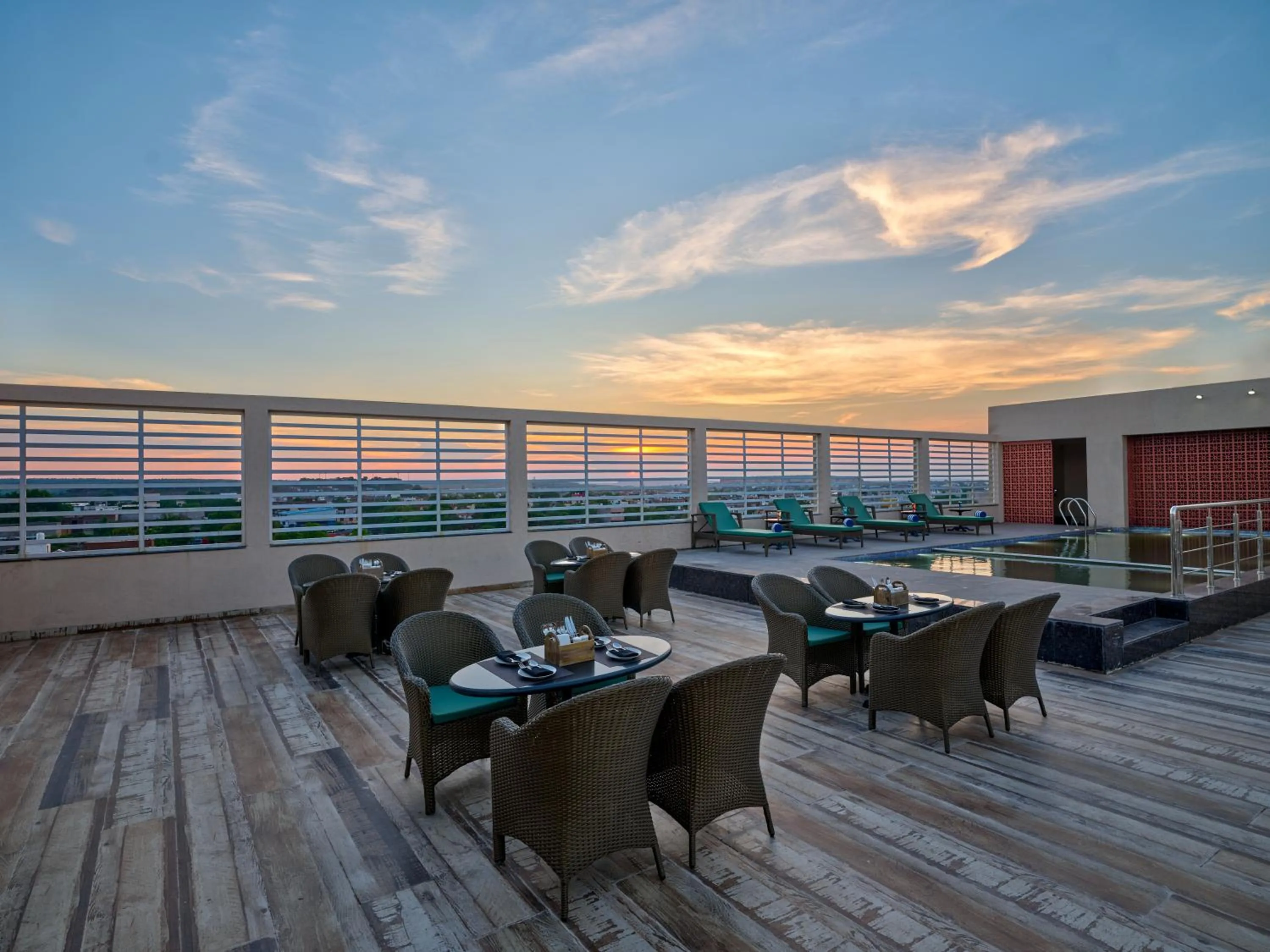 Restaurant/places to eat in Regenta Place Gwalior