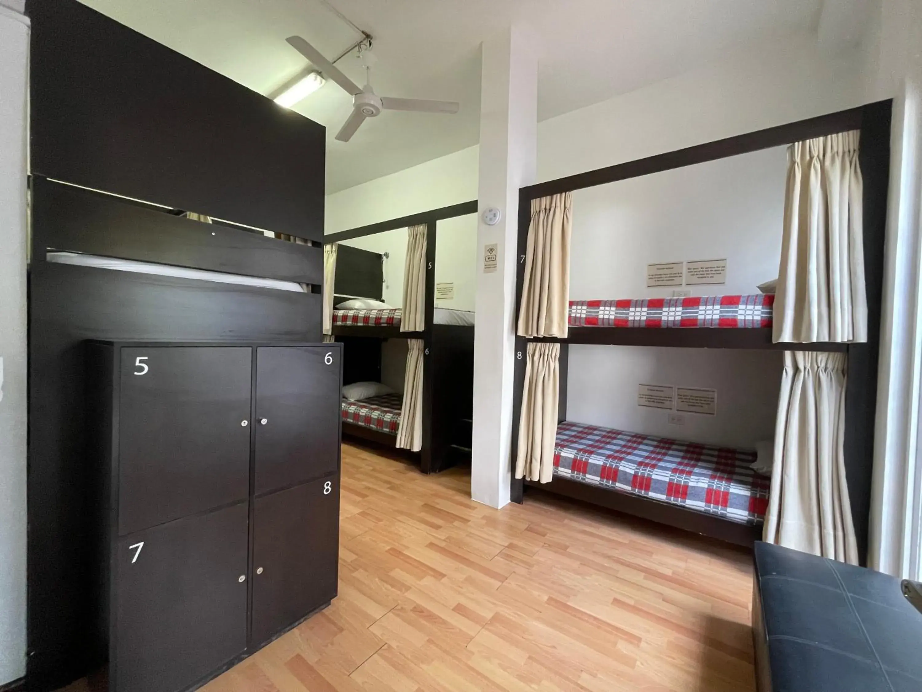 Bed in 8-Bed Mixed Dormitory Room in Hostal Lleras Calle 8 Bed in 8-Bed Mixed Dormitory Room in Hostal Lleras Calle 8