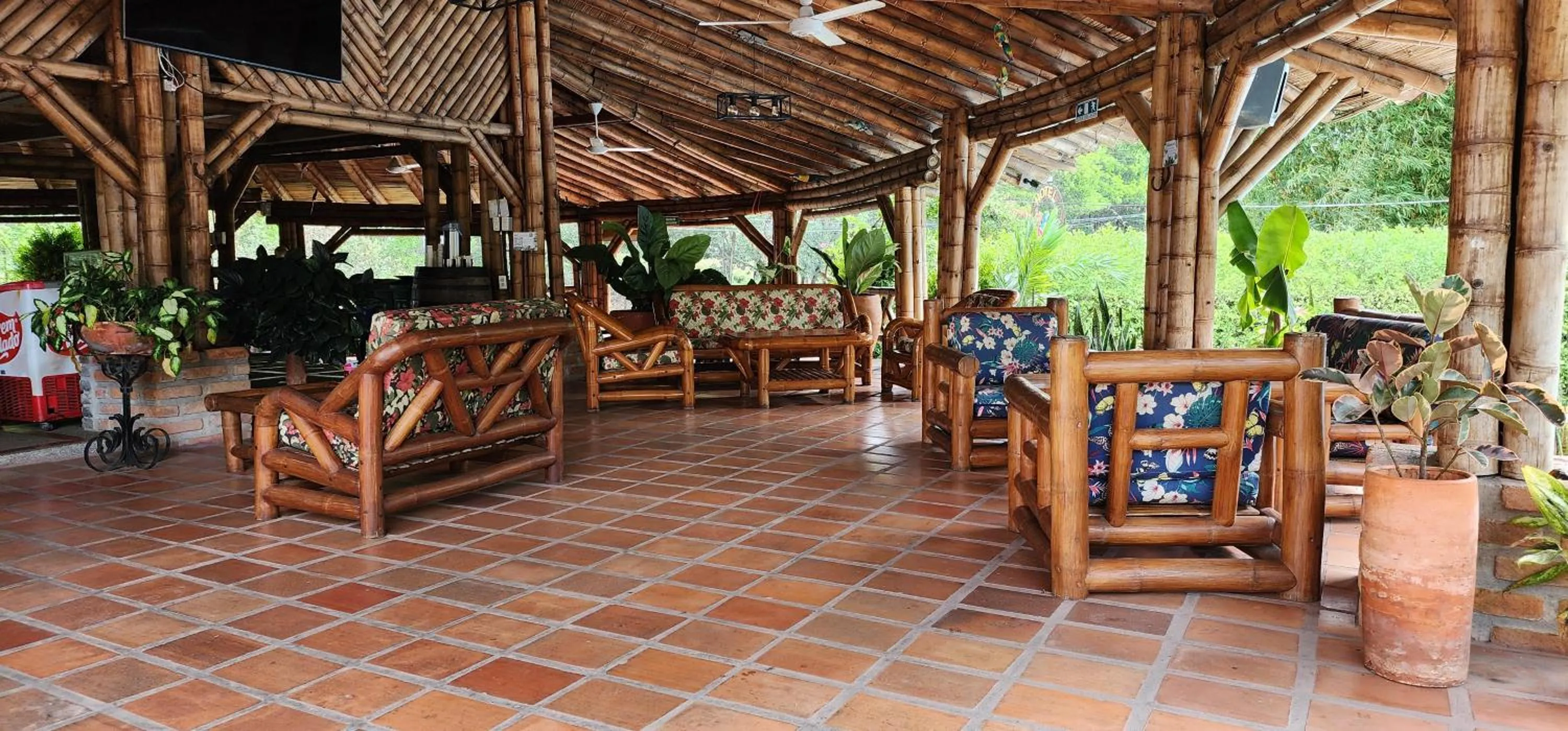 Communal lounge/ TV room in Hotel Parador del Gitano