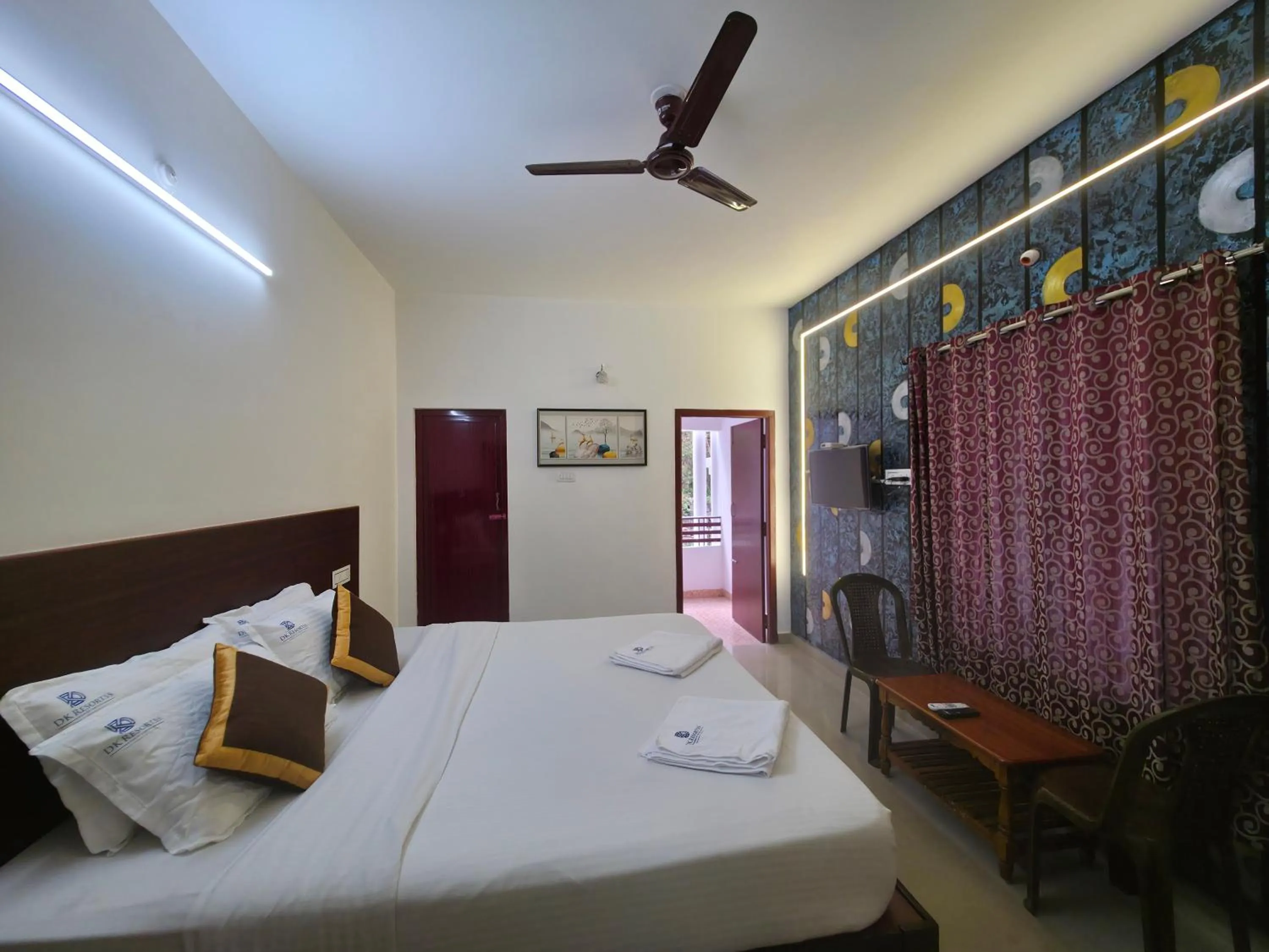 Photo of the whole room, Bed in DK Resortss