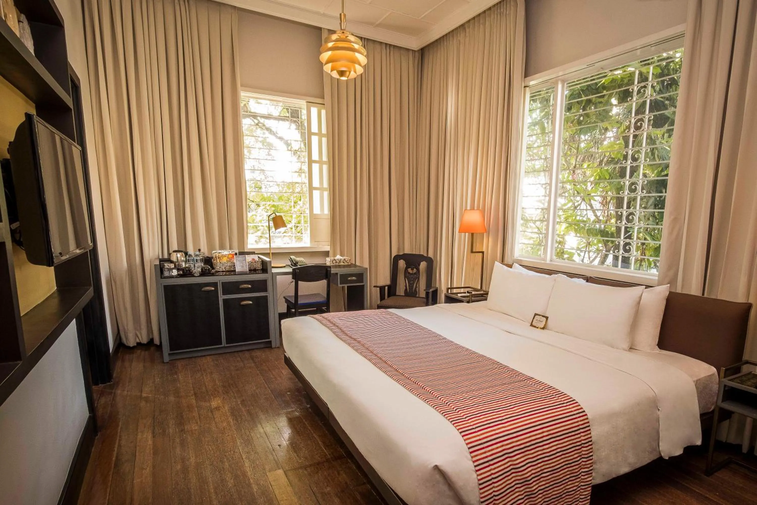 Photo of the whole room, Bed in The Henry Hotel Manila