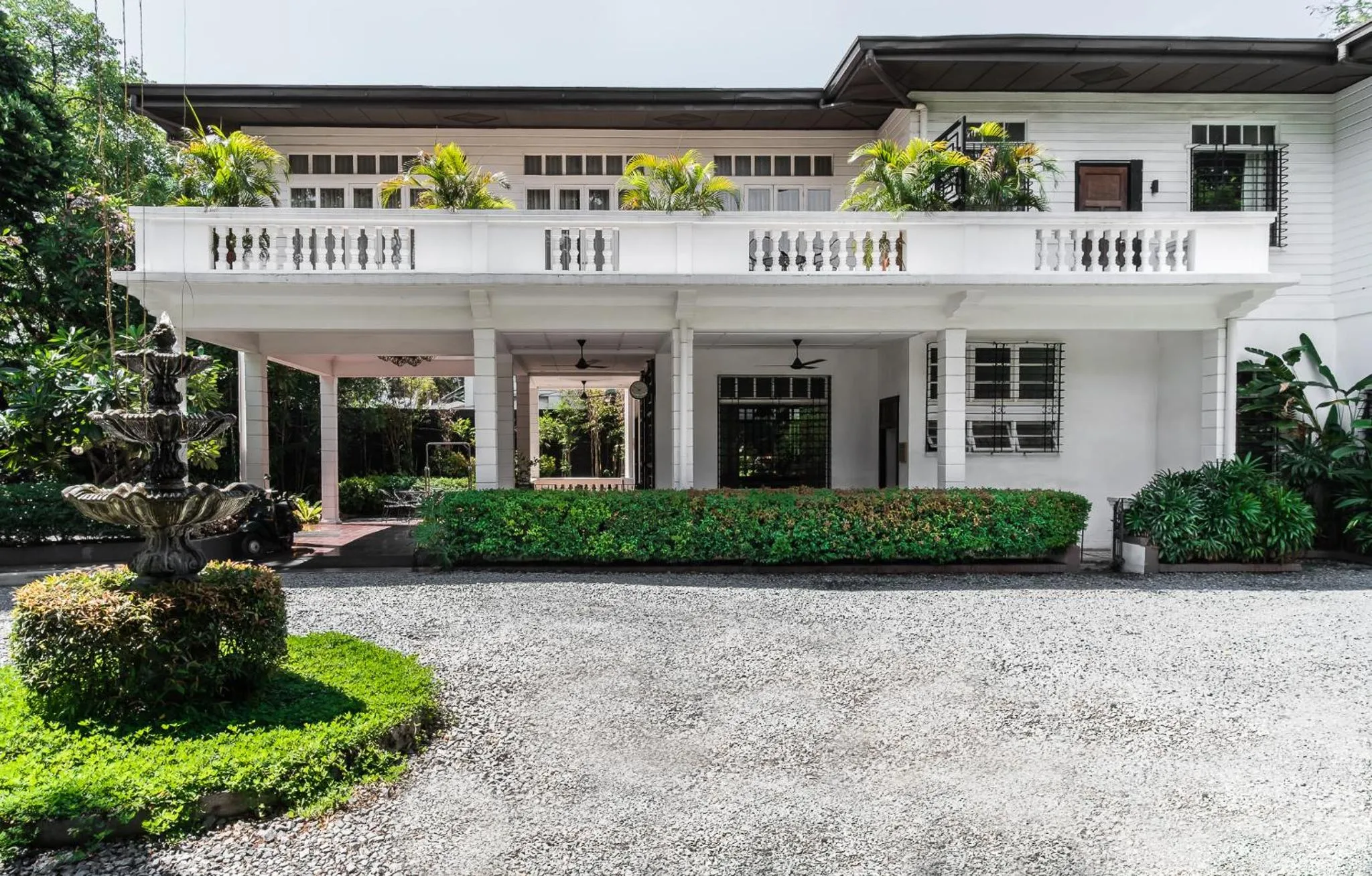 Facade/entrance in The Henry Hotel Manila