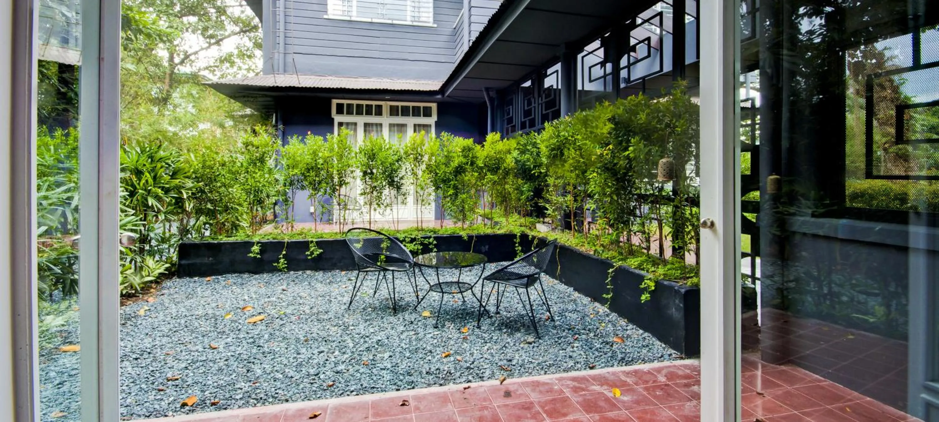 Patio in The Henry Hotel Manila