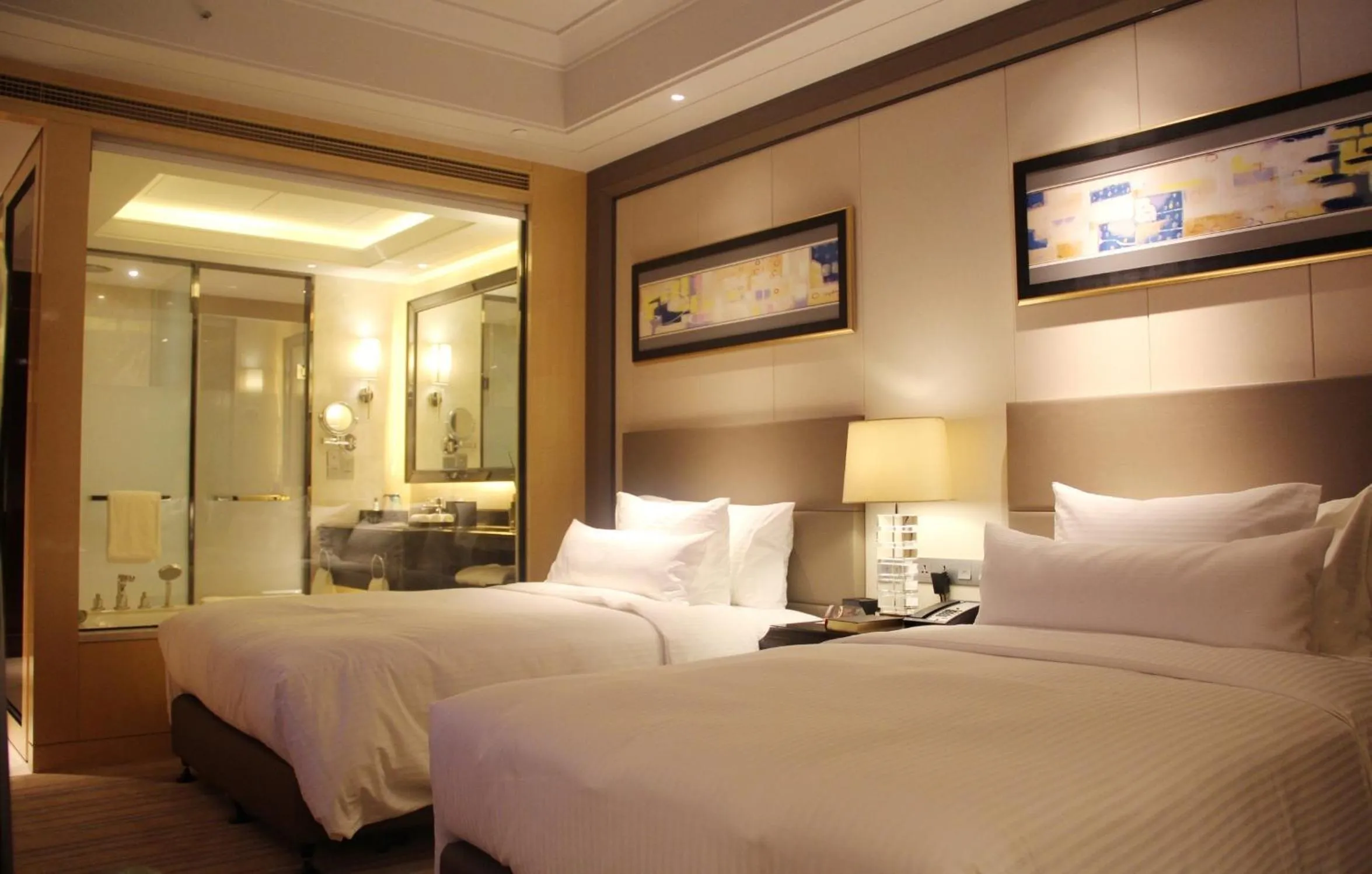 Bedroom, Bed in Wanda Realm Longyan