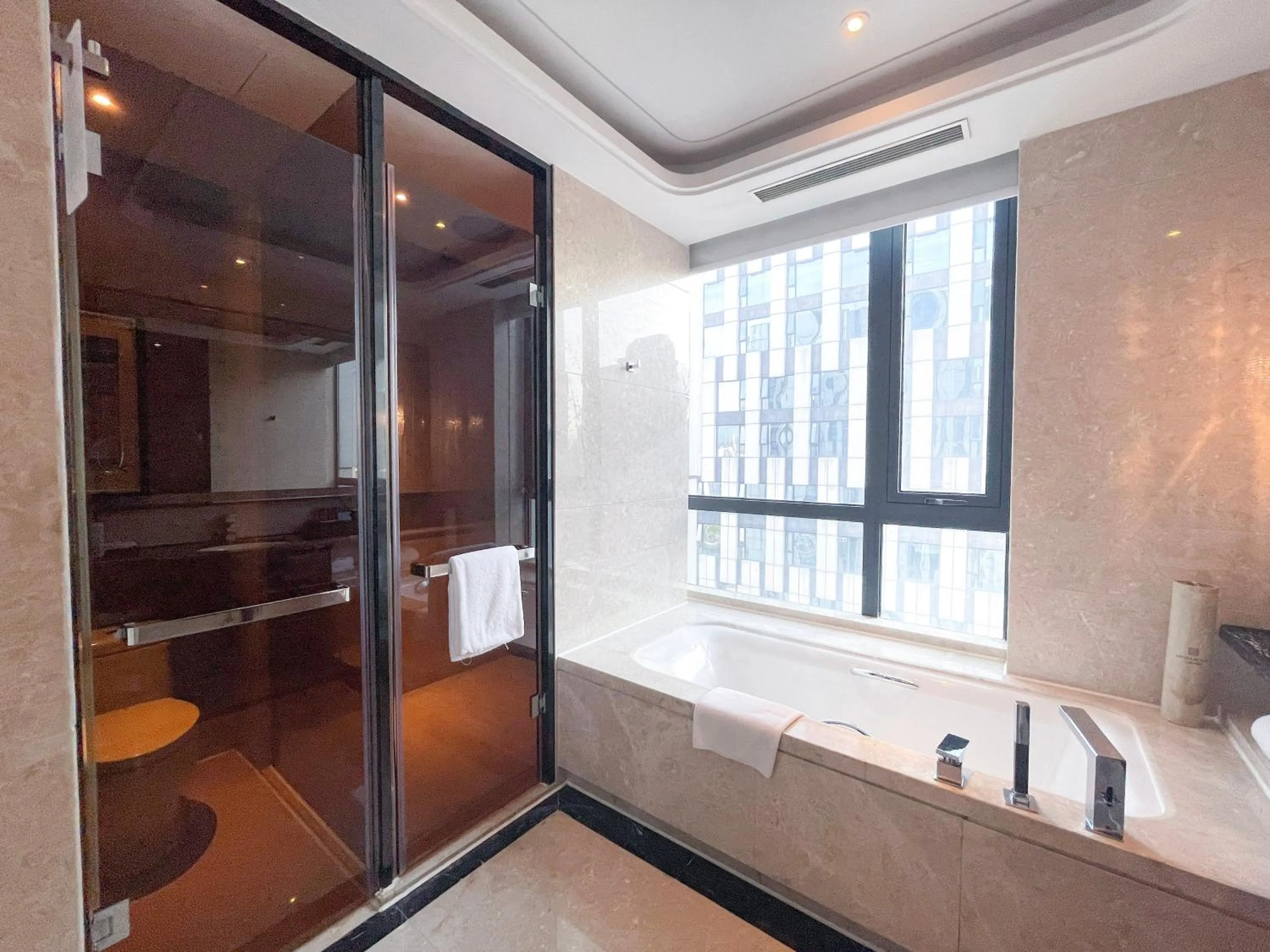 Shower in Wanda Realm Longyan