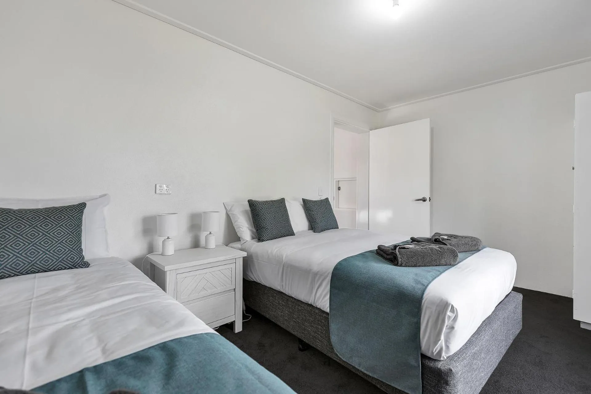 Bed in Rochester Motel