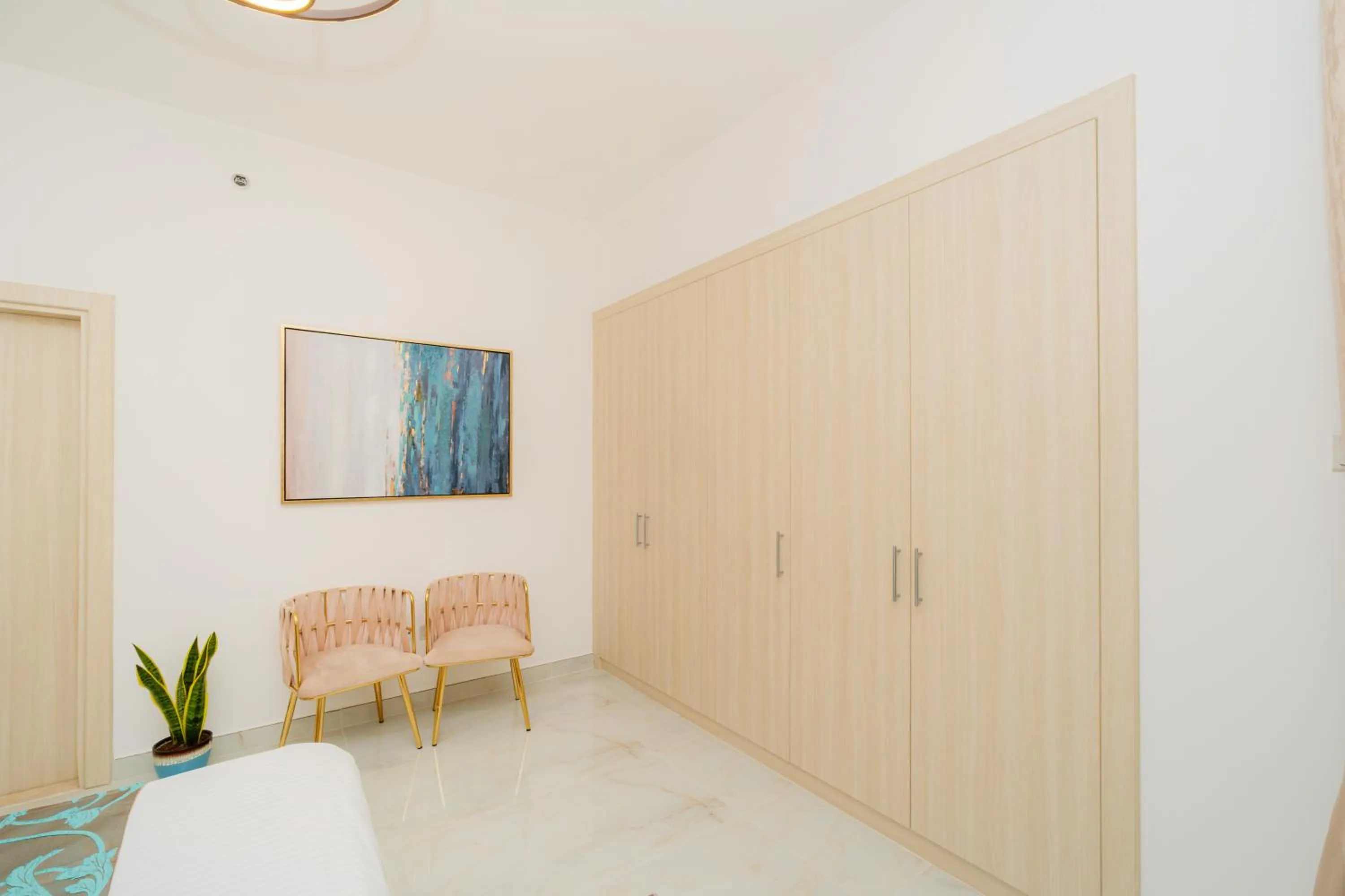 wardrobe in Dubai Marina - 1BHK Apartment