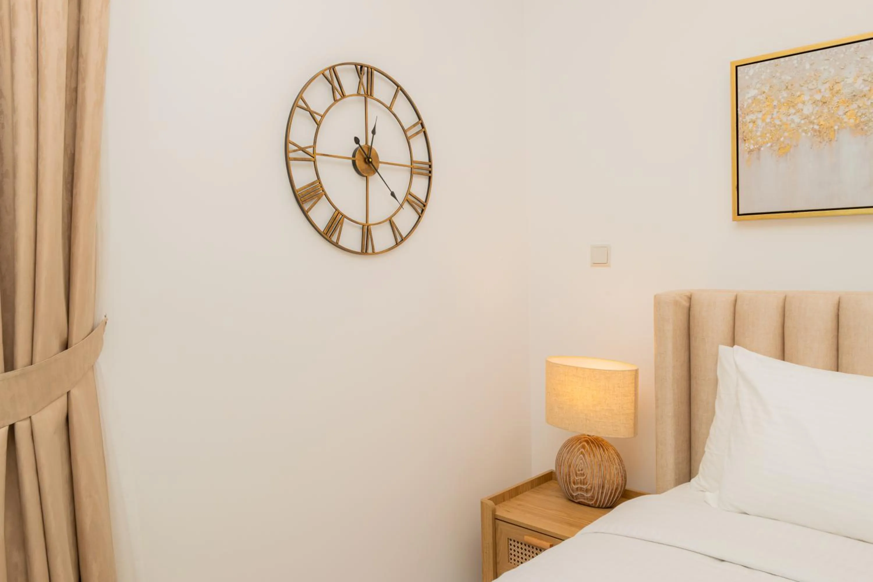 Bedroom, Bed in Dubai Marina - 1BHK Apartment