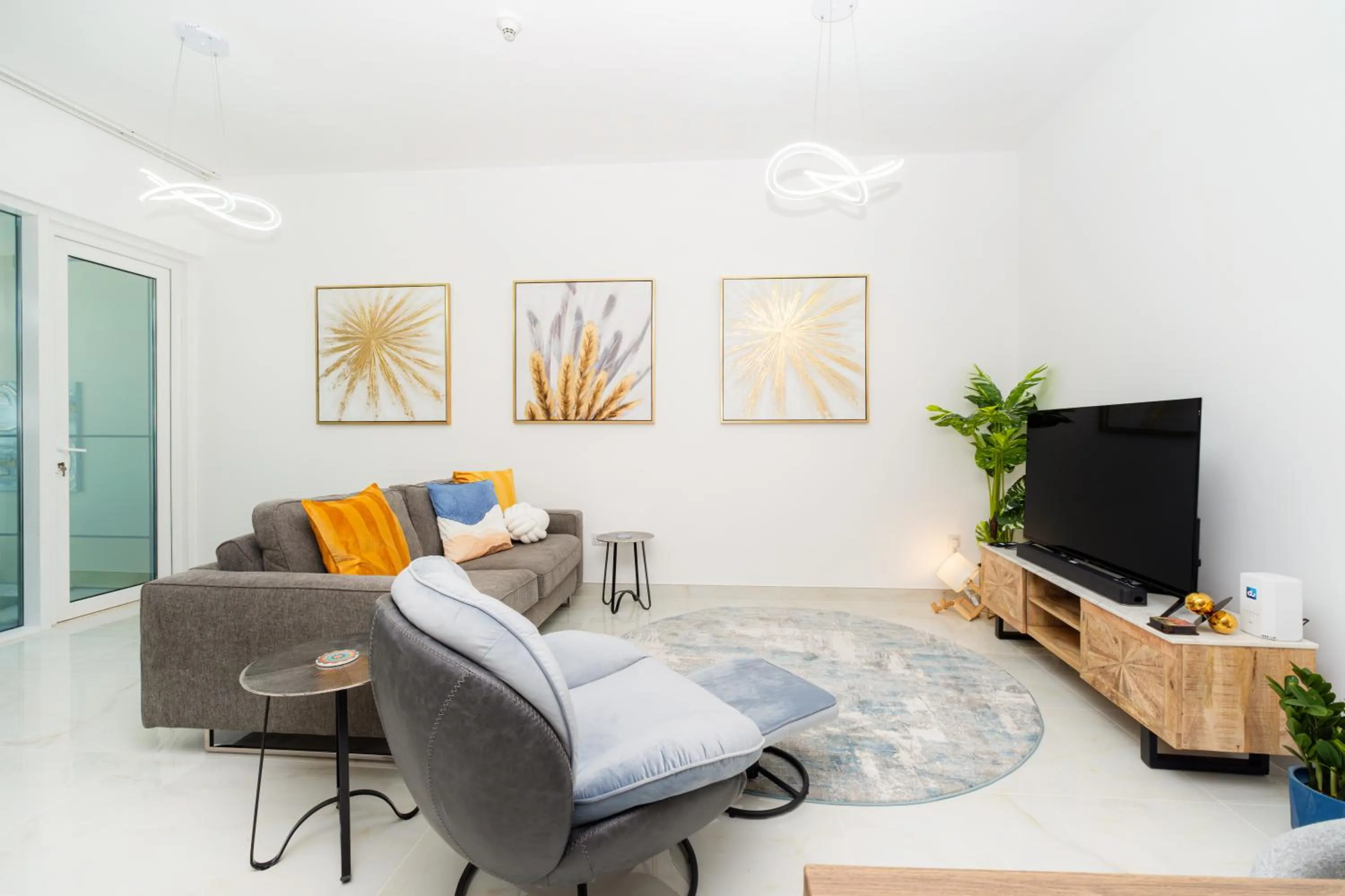 Living room in Dubai Marina - 1BHK Apartment