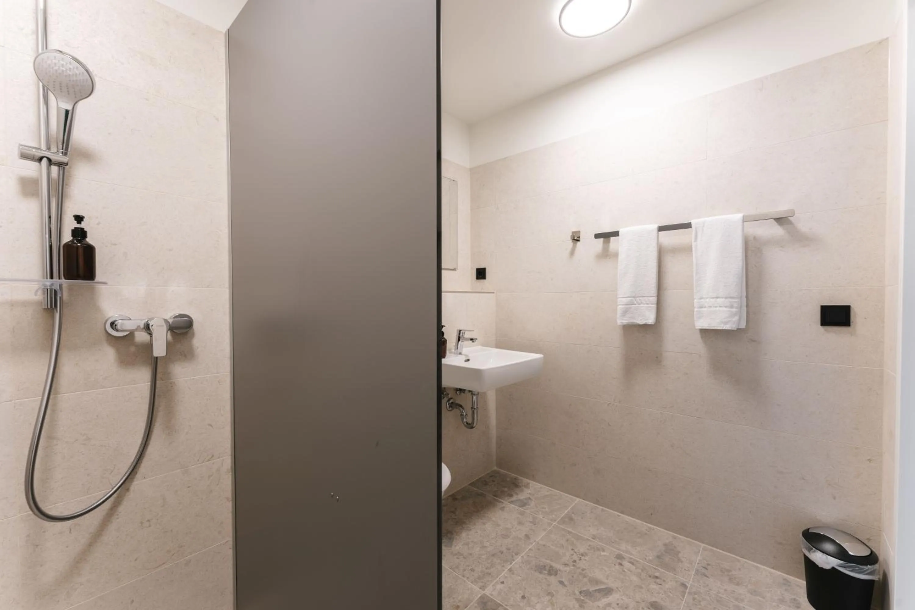 Bathroom in JustStay München Hotel & Apartments