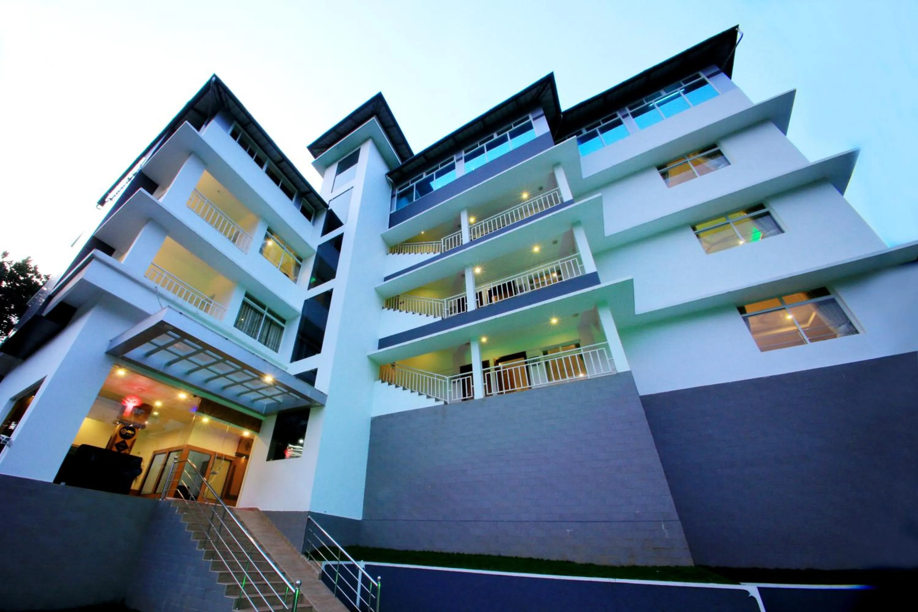 Property building in Monsoon Grande