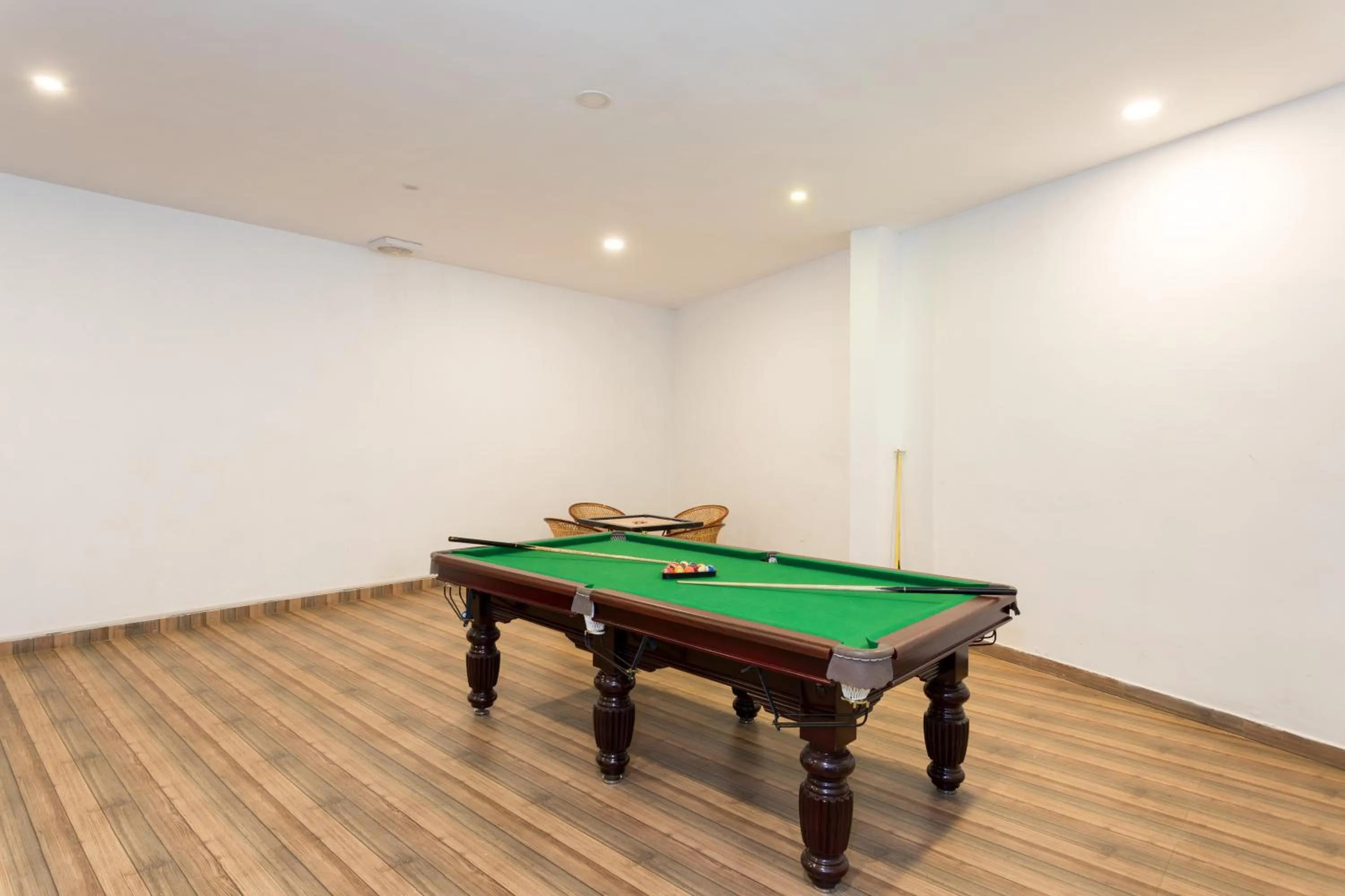 Billiard in Monsoon Grande