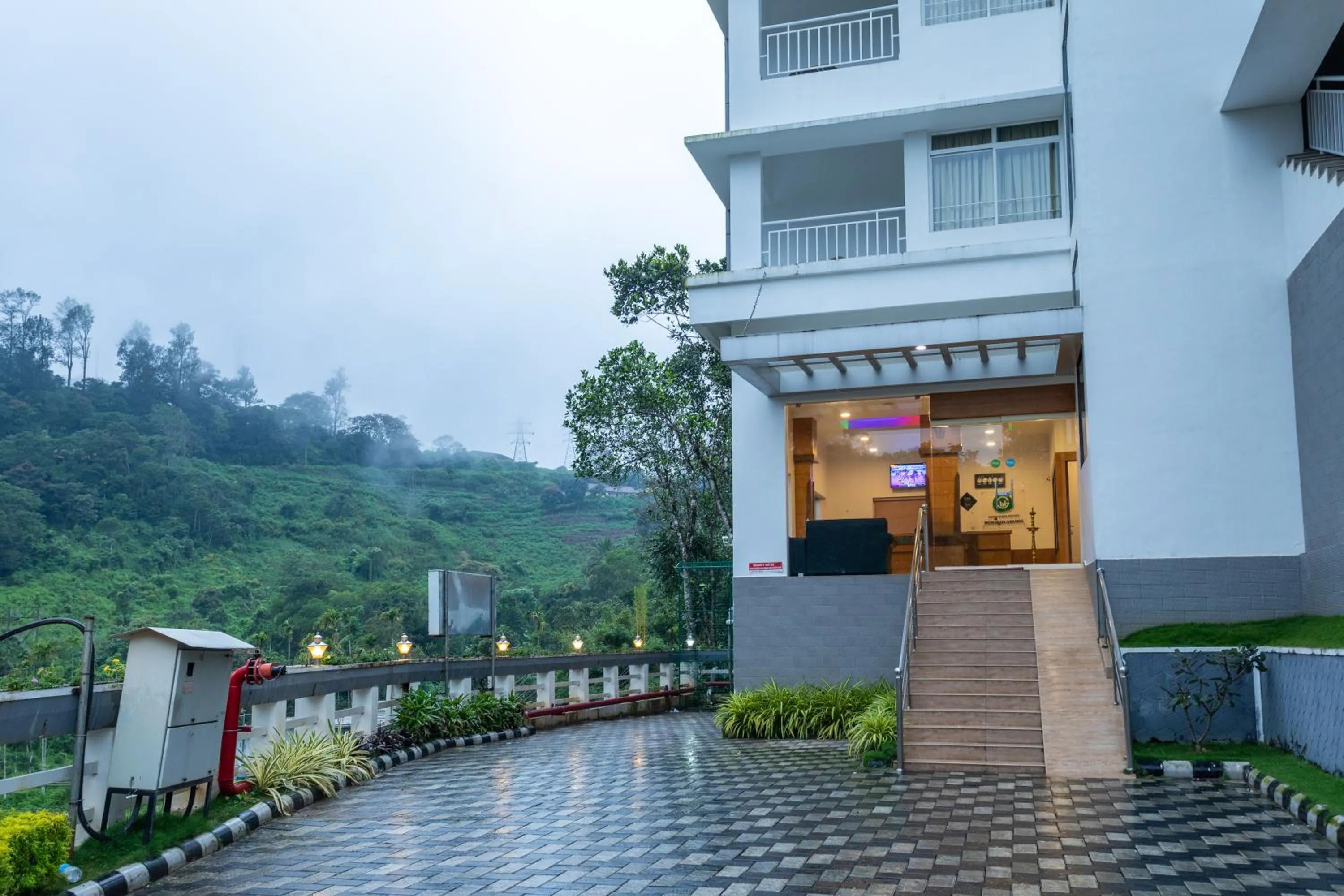 Facade/entrance in Monsoon Grande