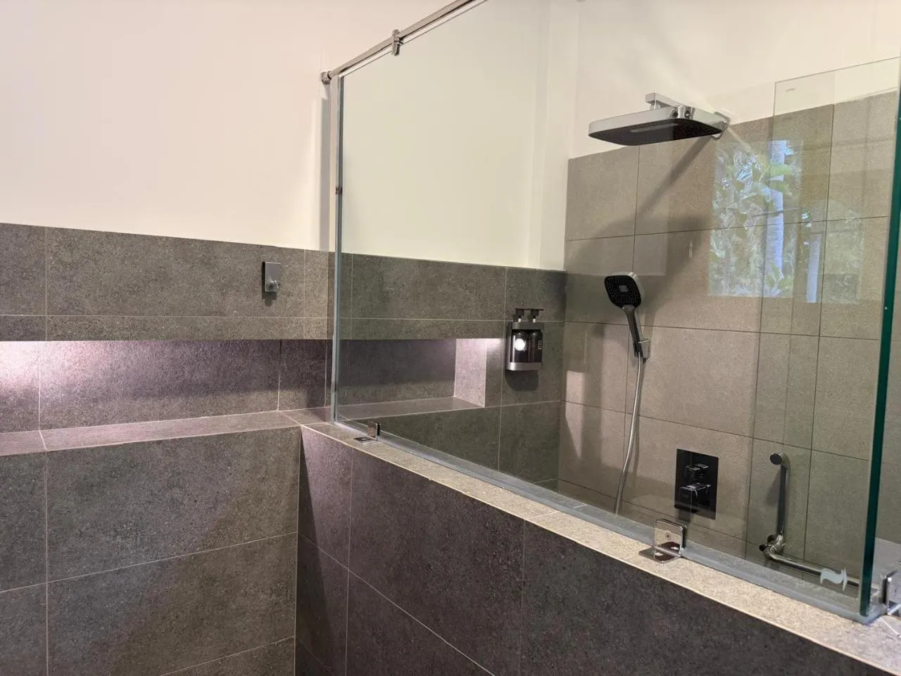 Shower in Hotel Heladiv