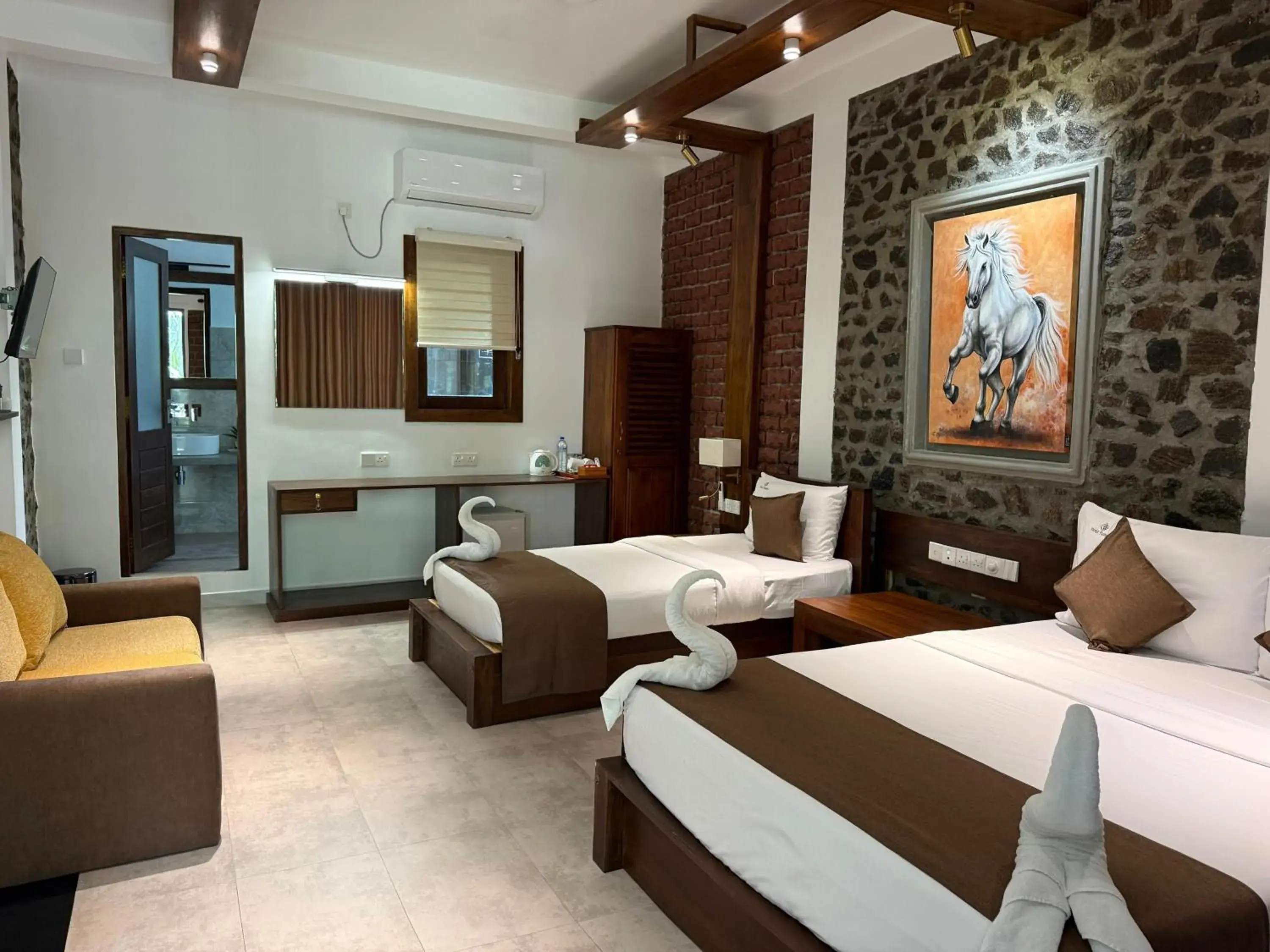 Suite Room in Hotel Heladiv Suite Room in Hotel Heladiv