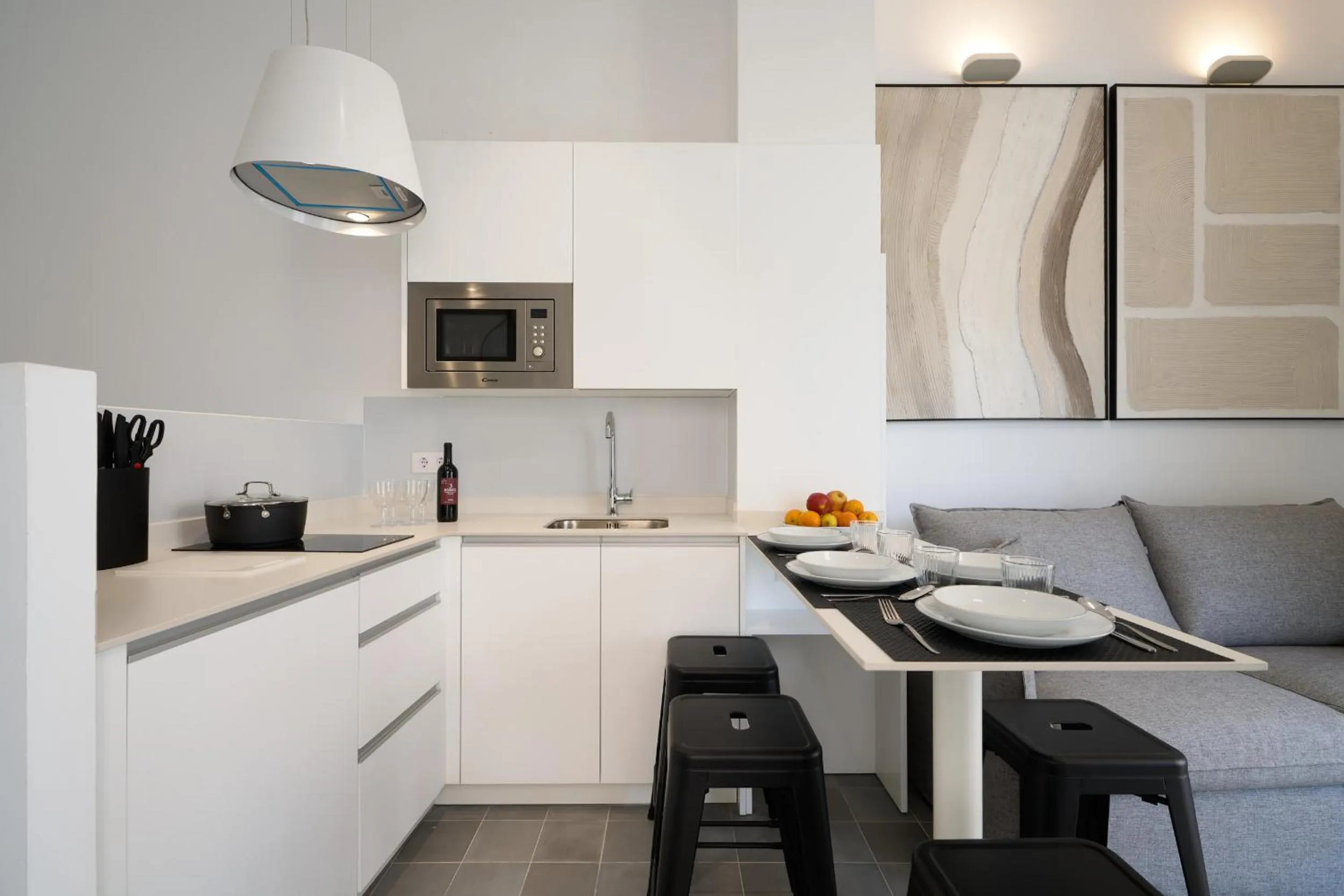 Kitchen or kitchenette in Naranjas y Limones, by Homing U