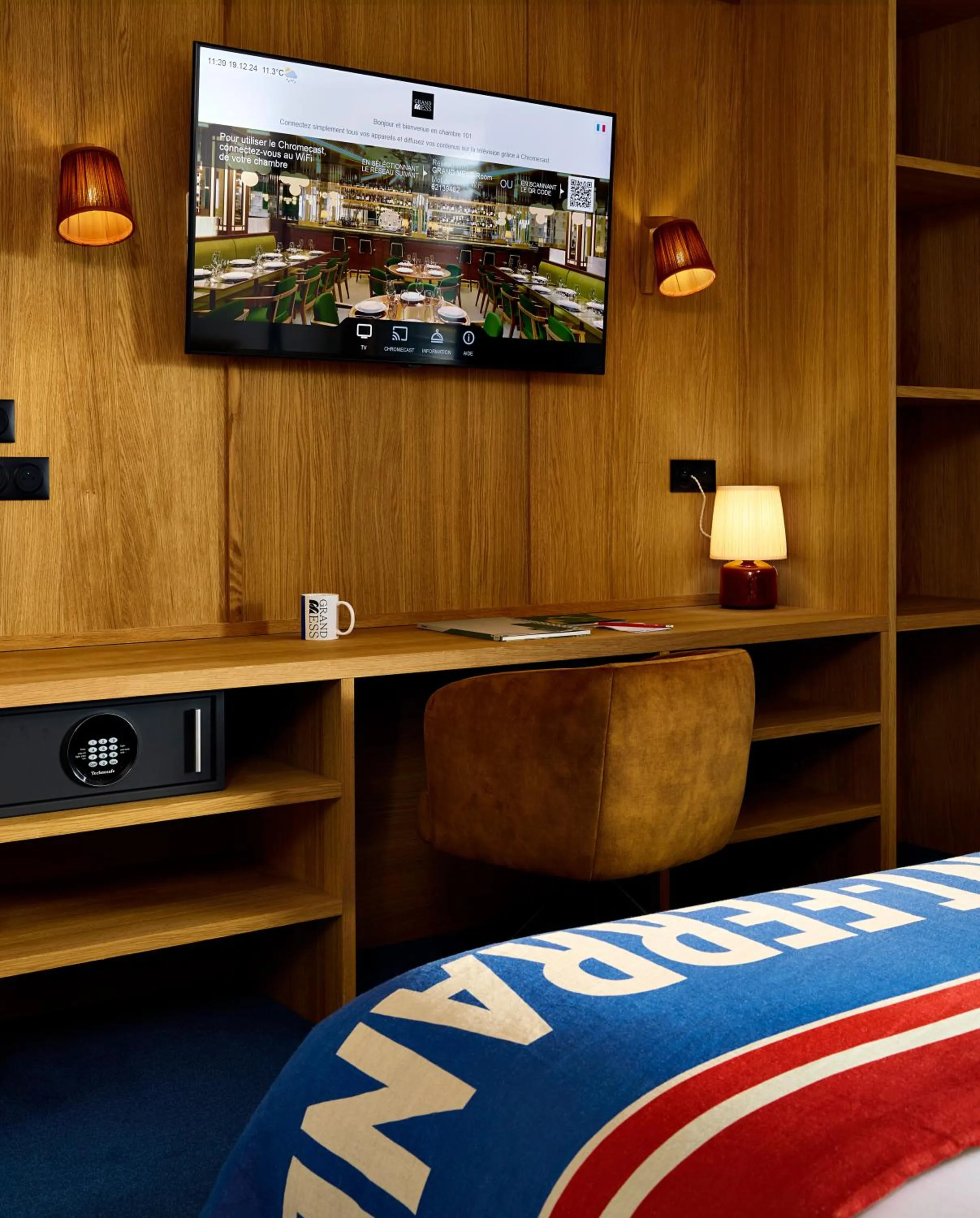 TV and multimedia, Bed in Grand Mess Clermont-Ferrand