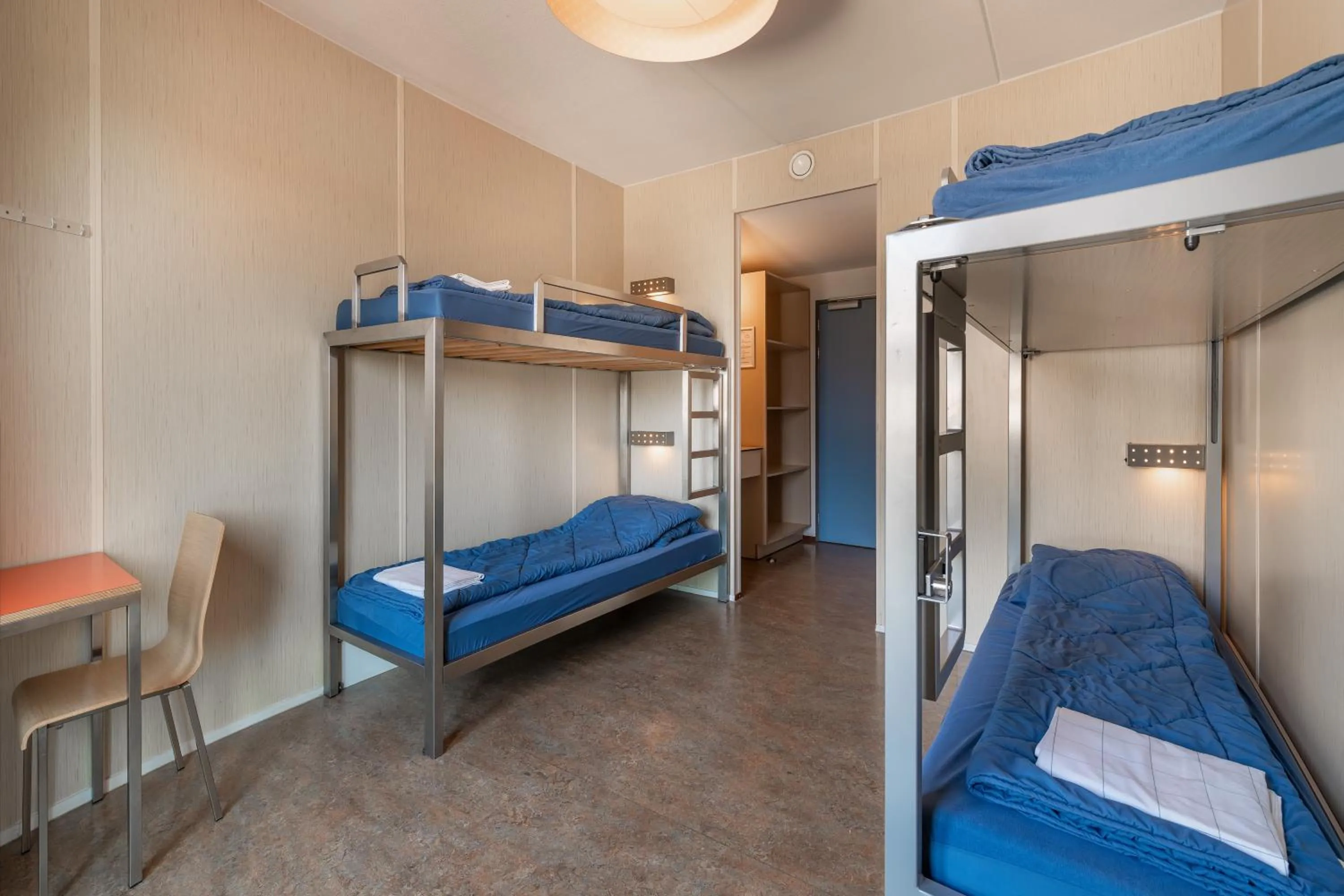 bunk bed, Bed in Stayokay Hostel Texel