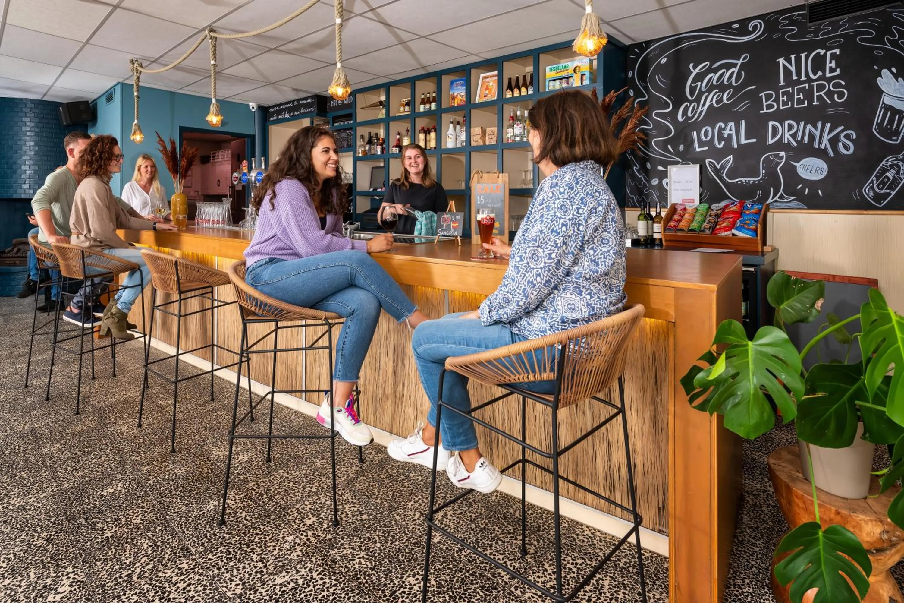 Lounge or bar in Stayokay Hostel Texel