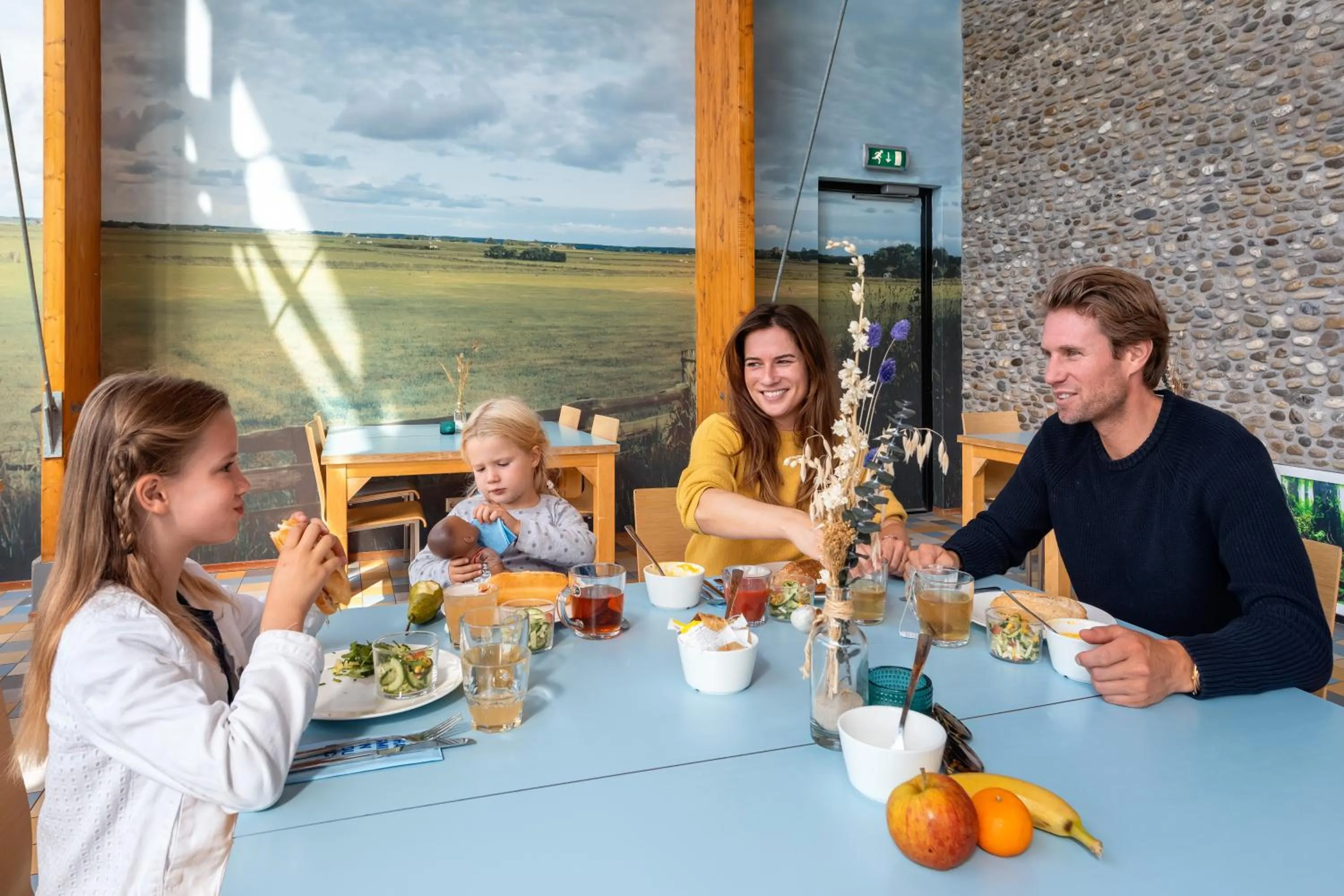 Food and drinks in Stayokay Hostel Texel