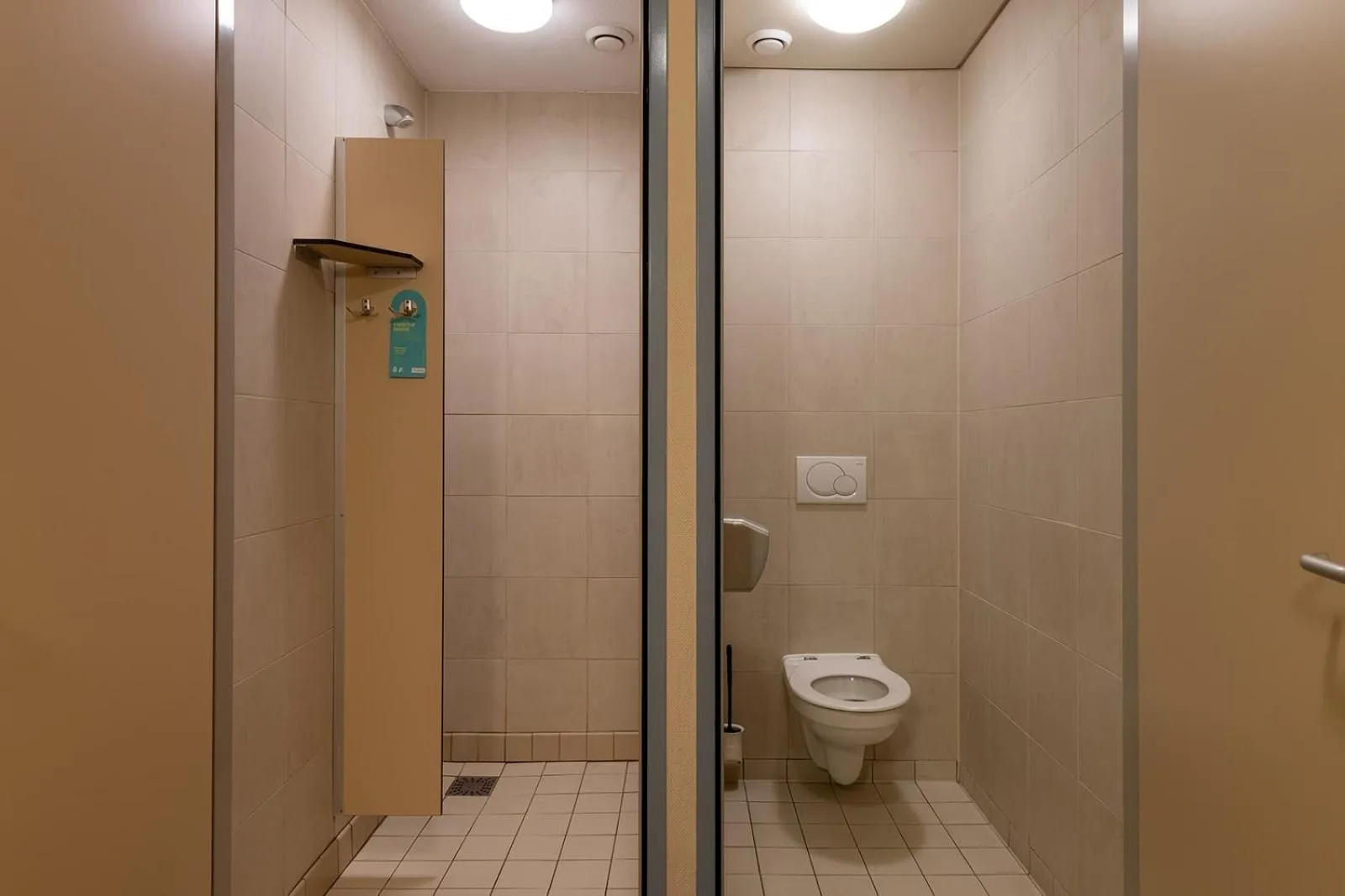 Bathroom in Stayokay Hostel Texel