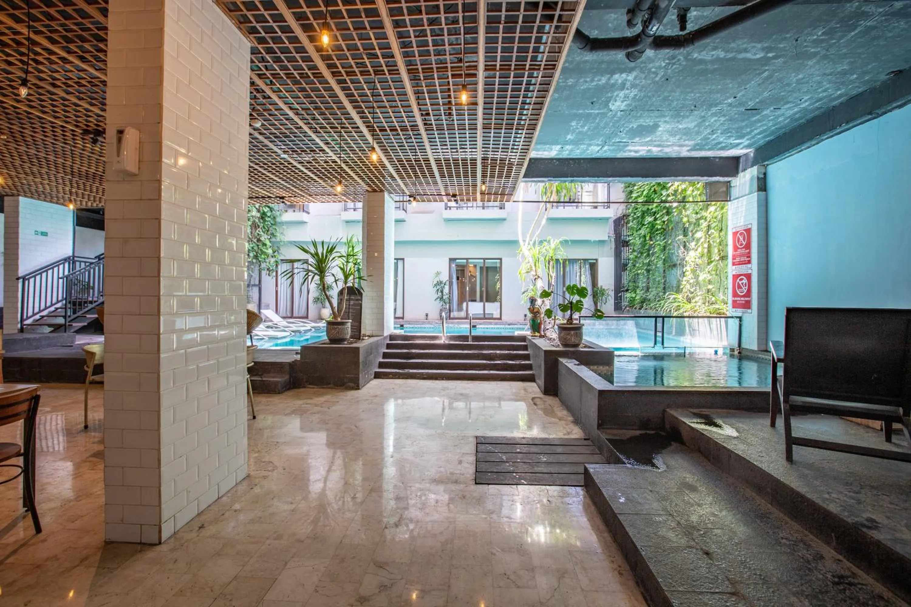 Restaurant/places to eat in Liberta Seminyak Hotel