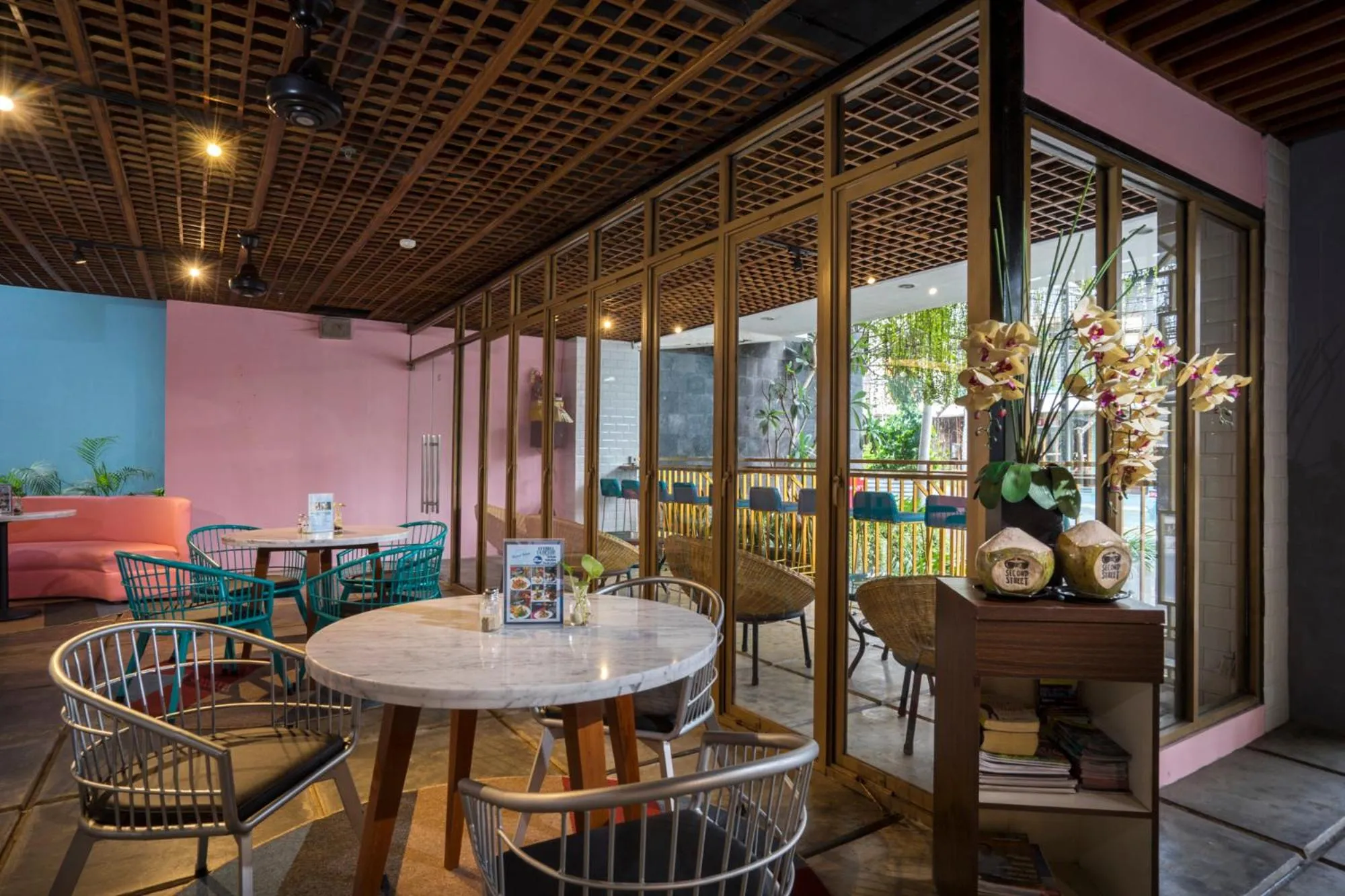 Restaurant/places to eat in Liberta Seminyak Hotel