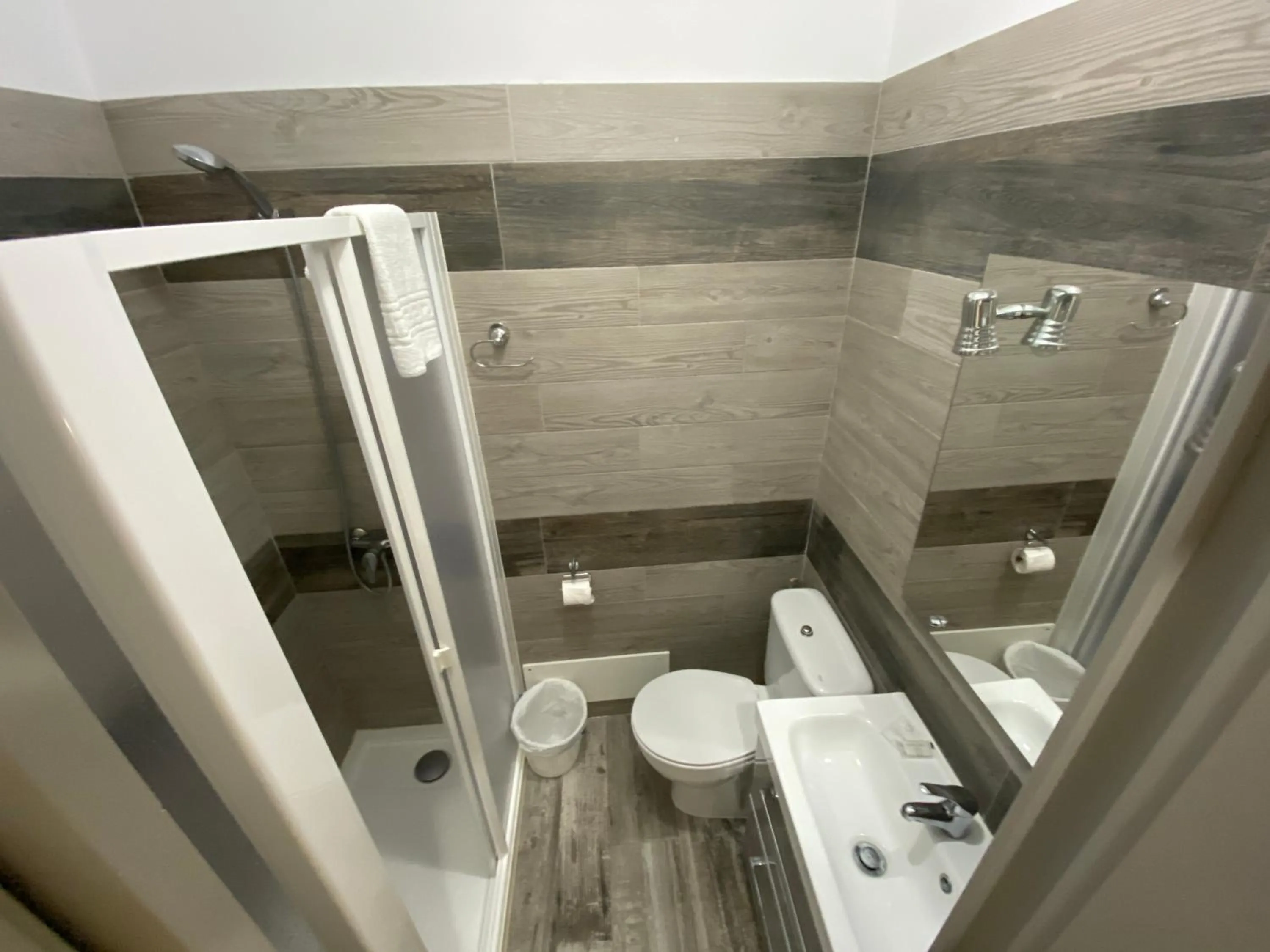 Bathroom in Pensión Cassandra