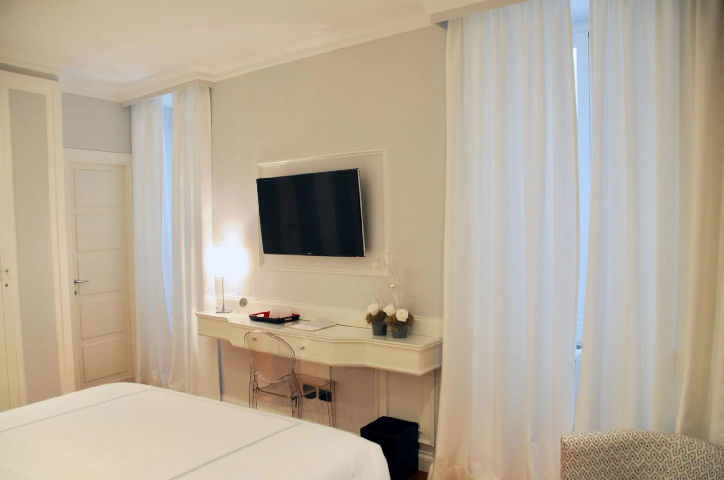 Bed in Suite Fontana di Trevi