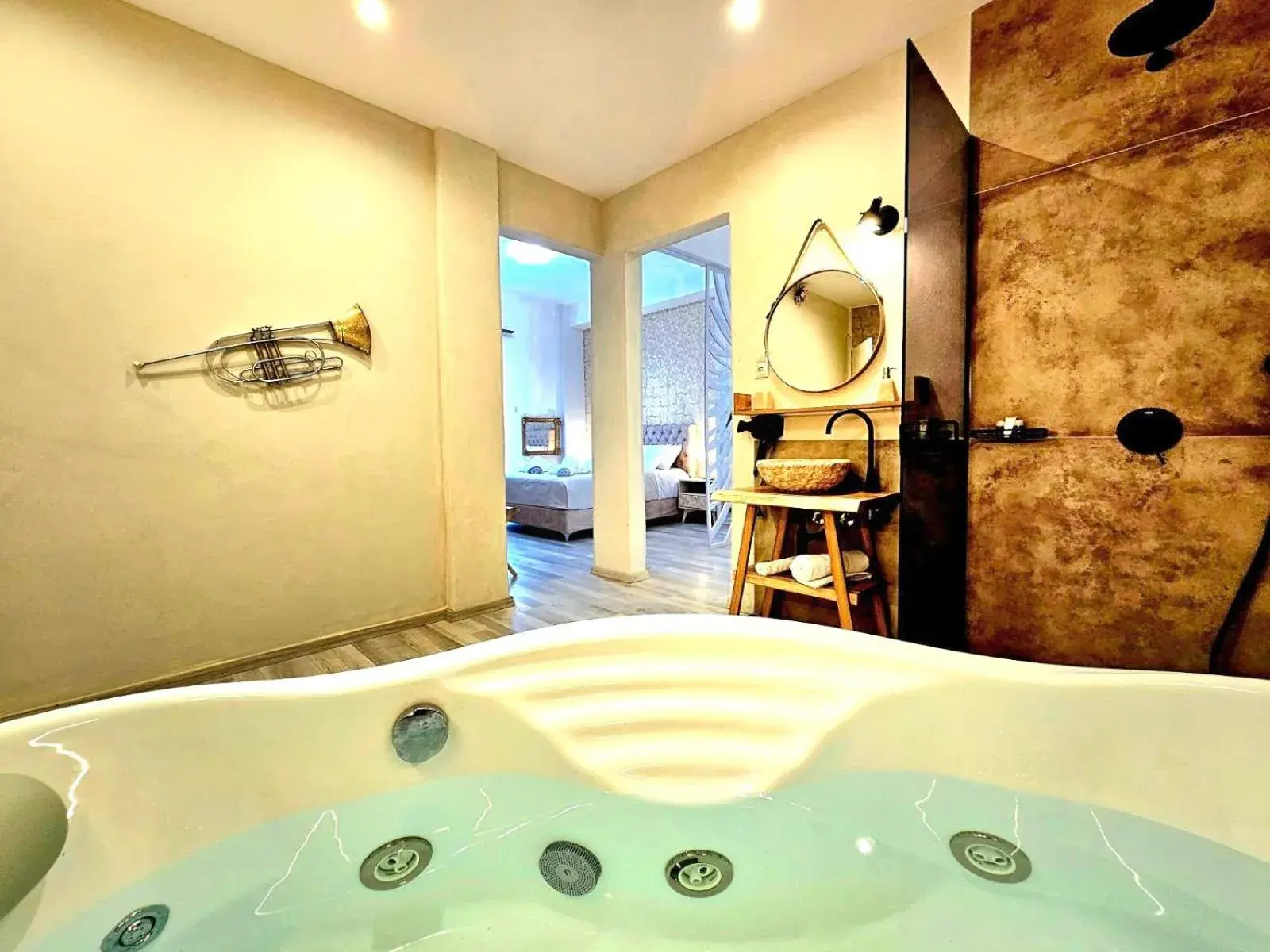 Golden City Center Suites Golden City Center Suites