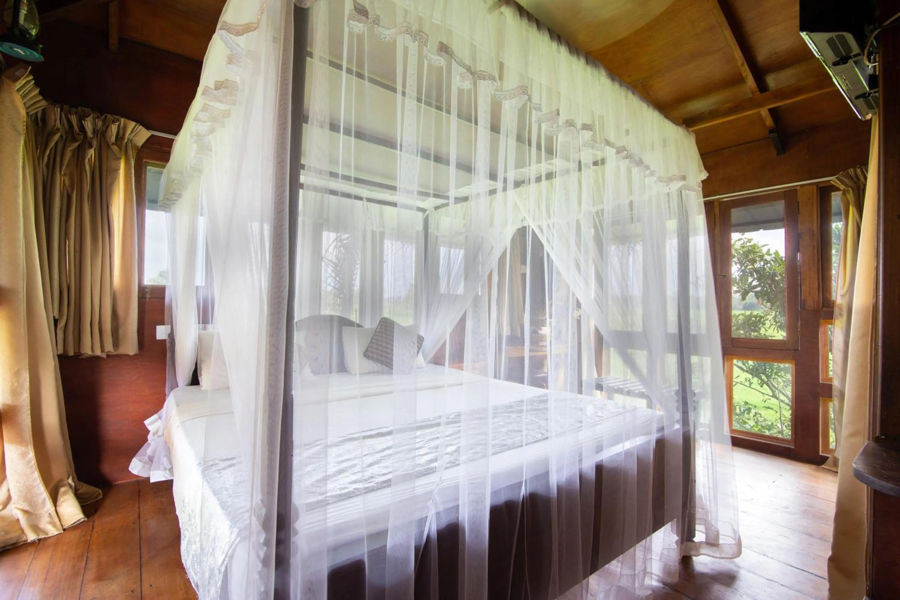 Bedroom, Bed in The Hideout Sigiriya