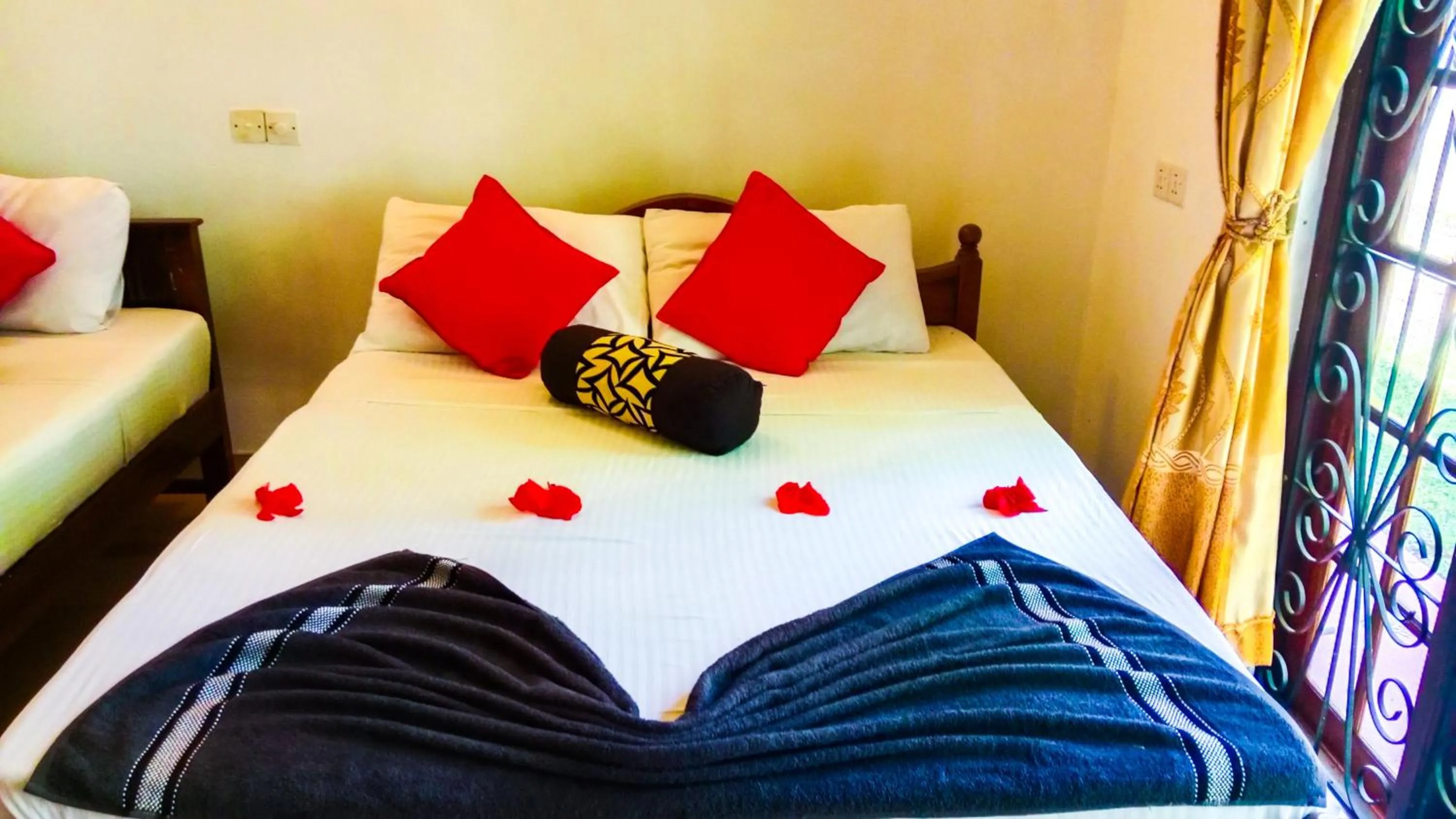 Bed in Sigiri Thilanka Rest Sigiriya