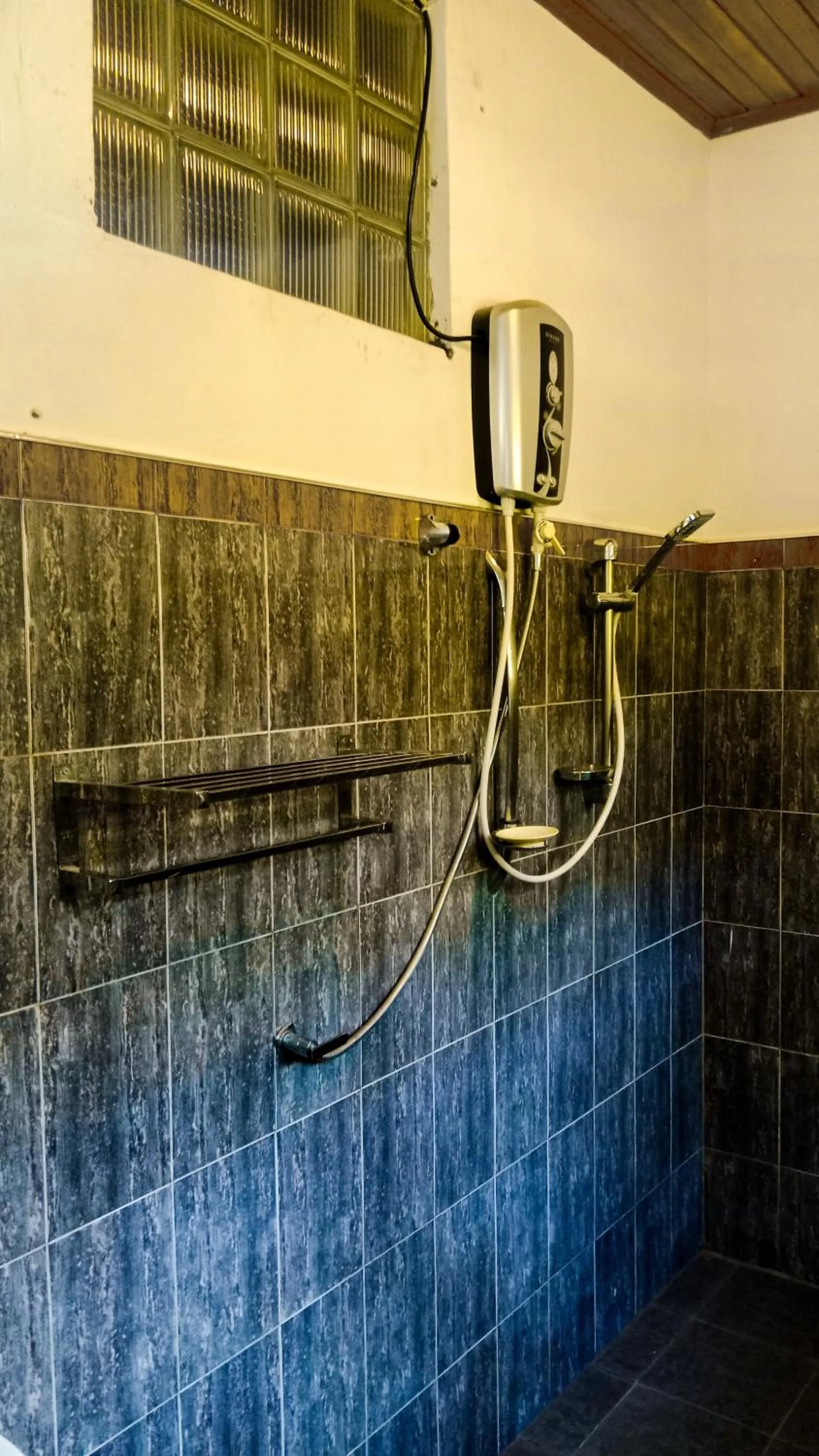 Shower in Sigiri Thilanka Rest Sigiriya