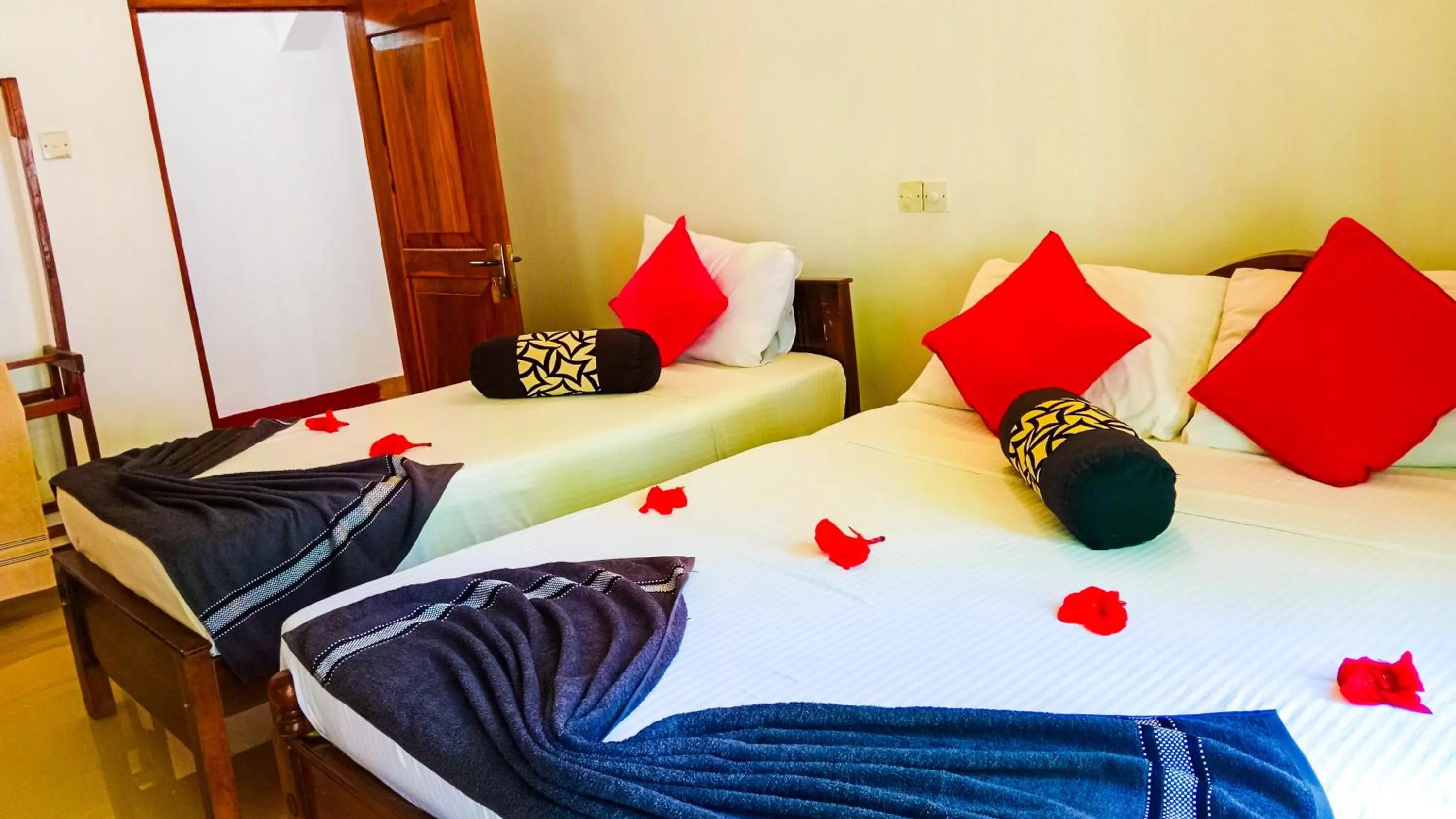 Bed in Sigiri Thilanka Rest Sigiriya