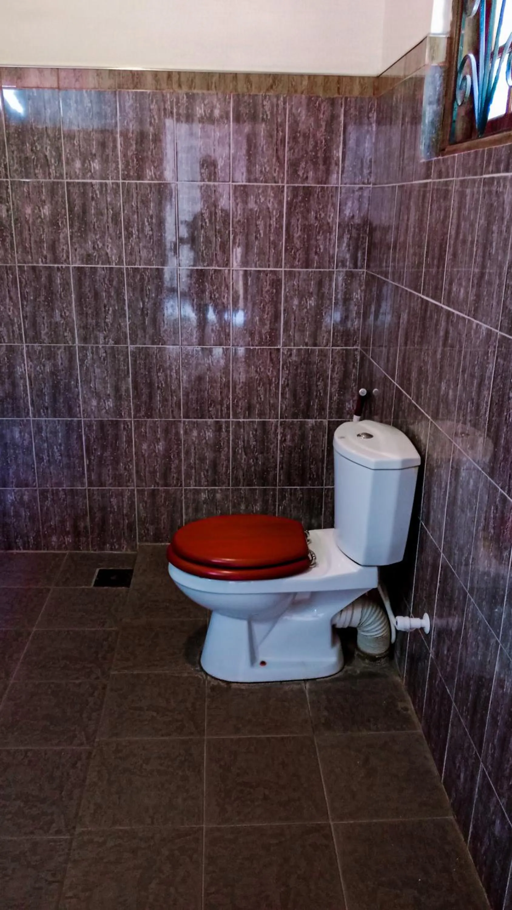 Toilet in Sigiri Thilanka Rest Sigiriya