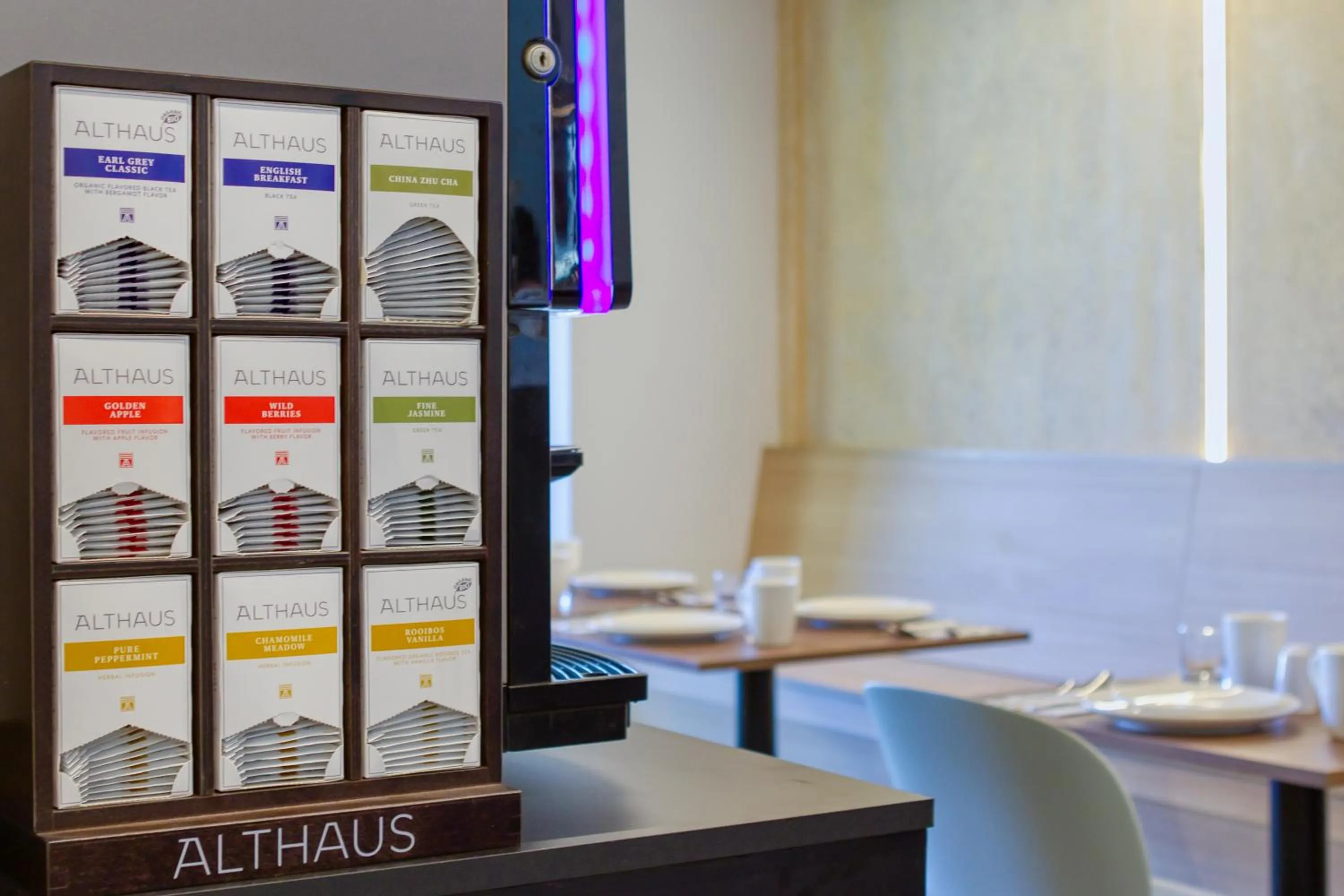 Restaurant/places to eat in JL Hotel