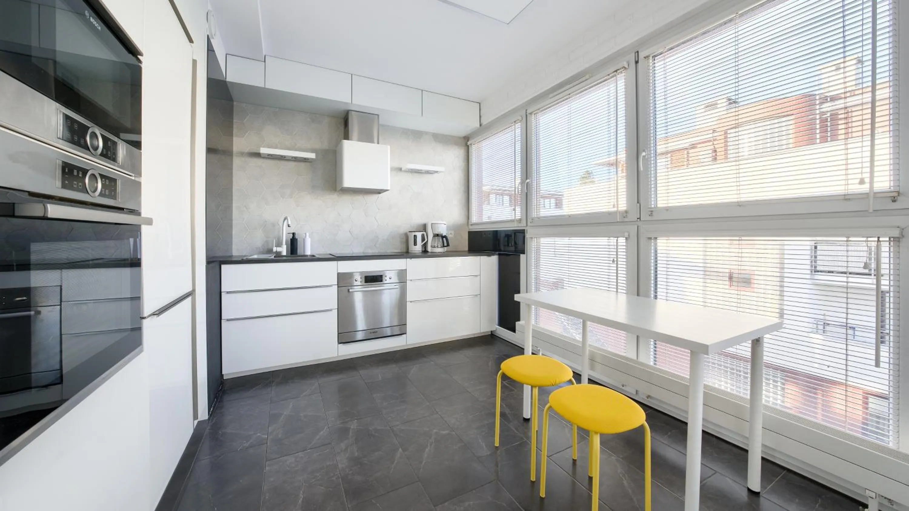 Kitchen or kitchenette in Kołobrzeg Jantar, Sun & Snow