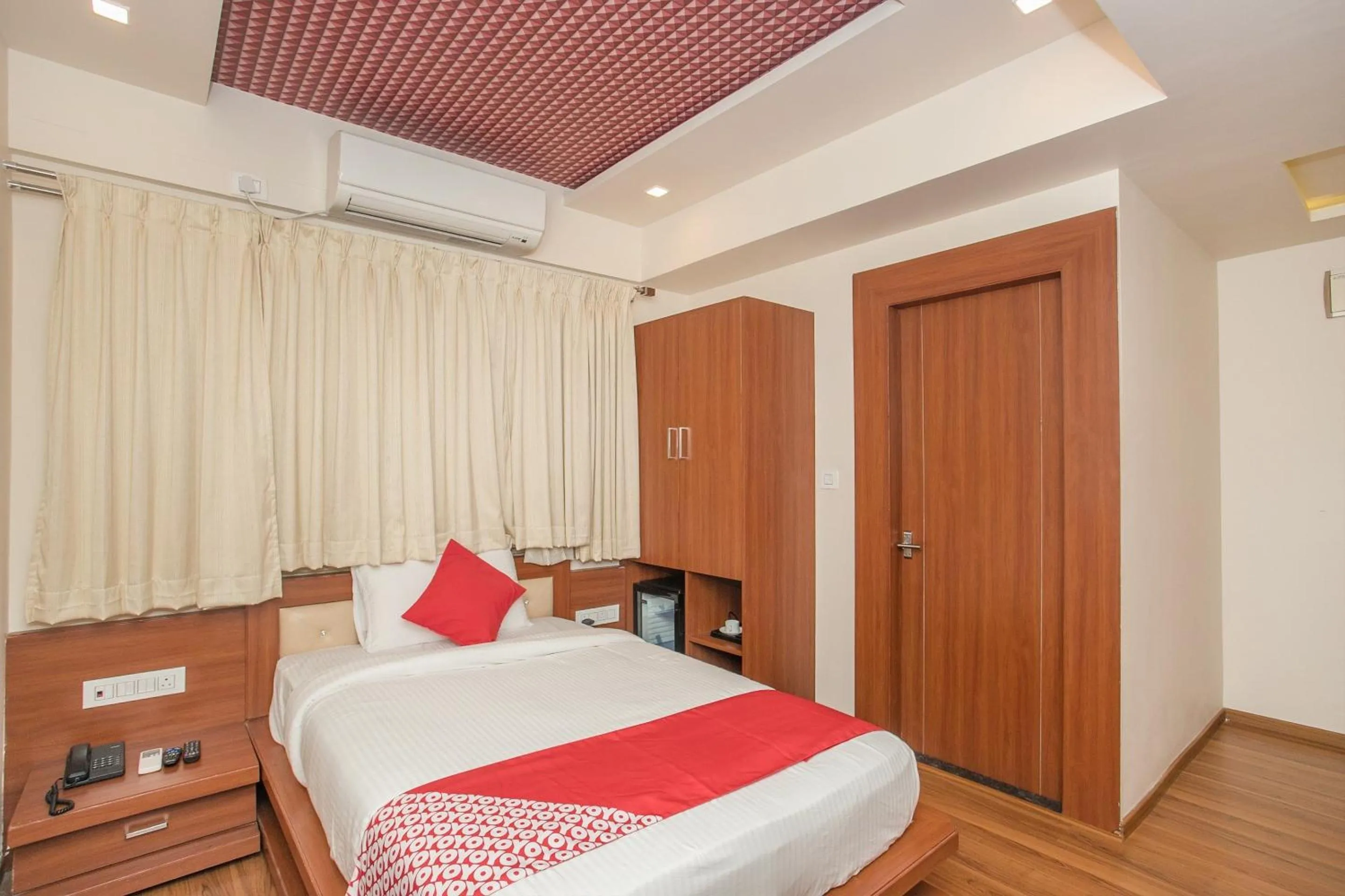 Bedroom, Bed in Hotel O Royal Stay
