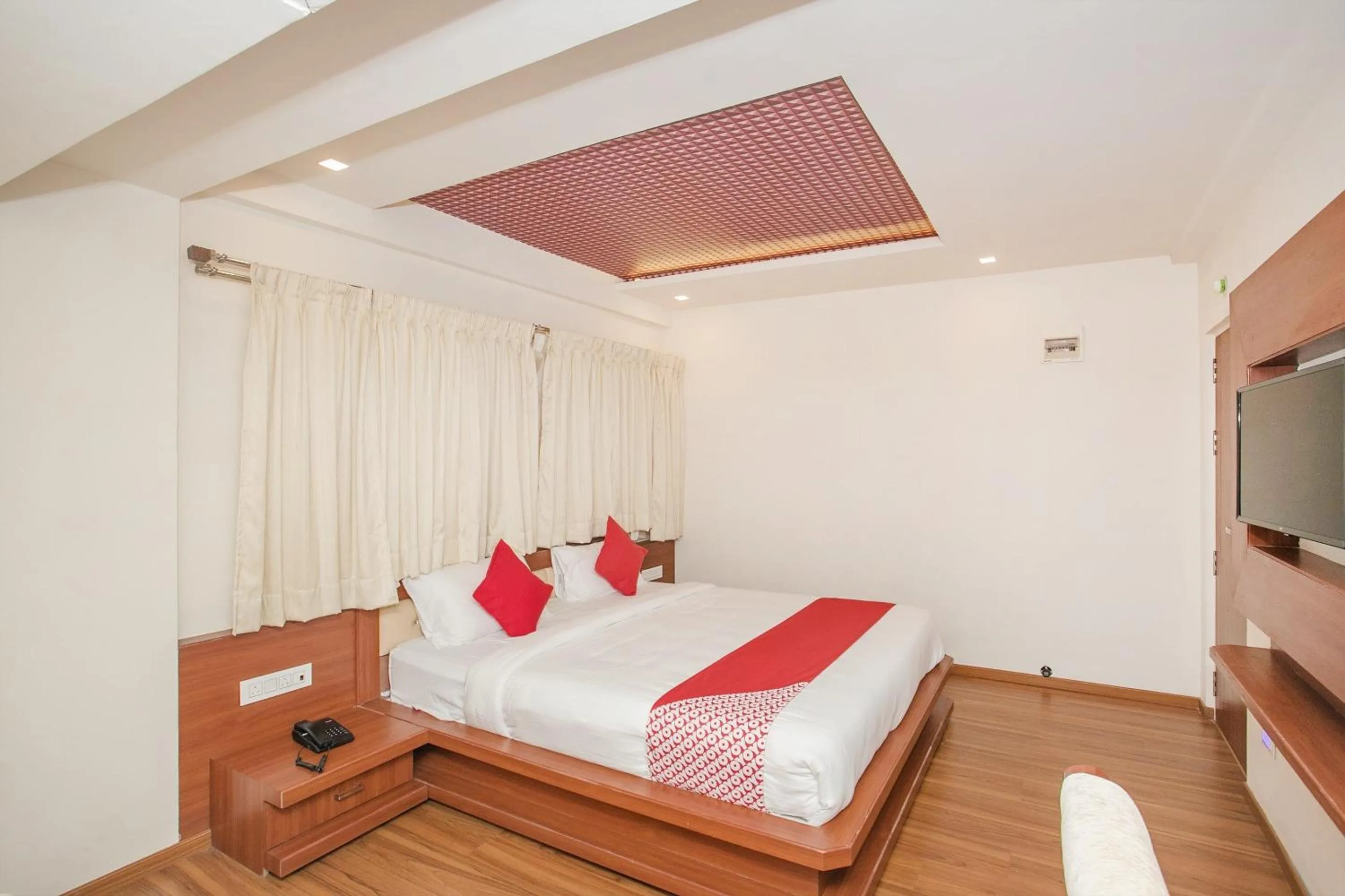 Bedroom, Bed in Hotel O Royal Stay