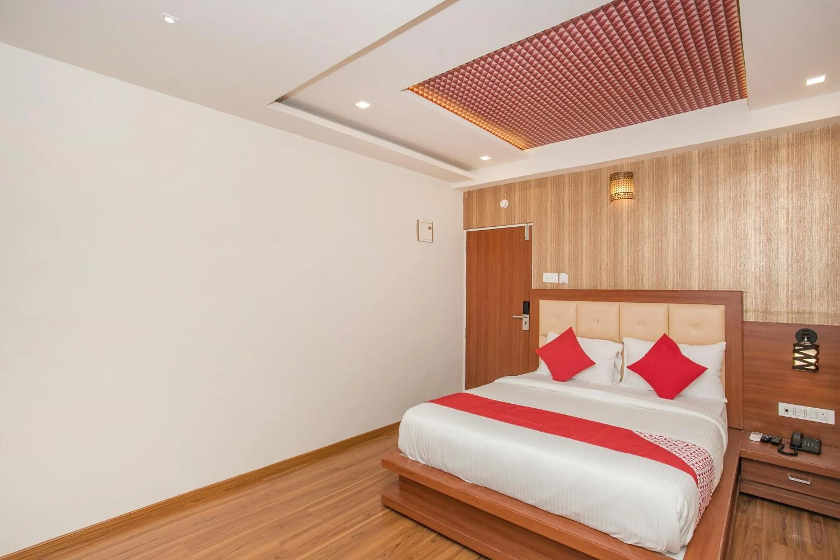 Bedroom, Bed in Hotel O Royal Stay