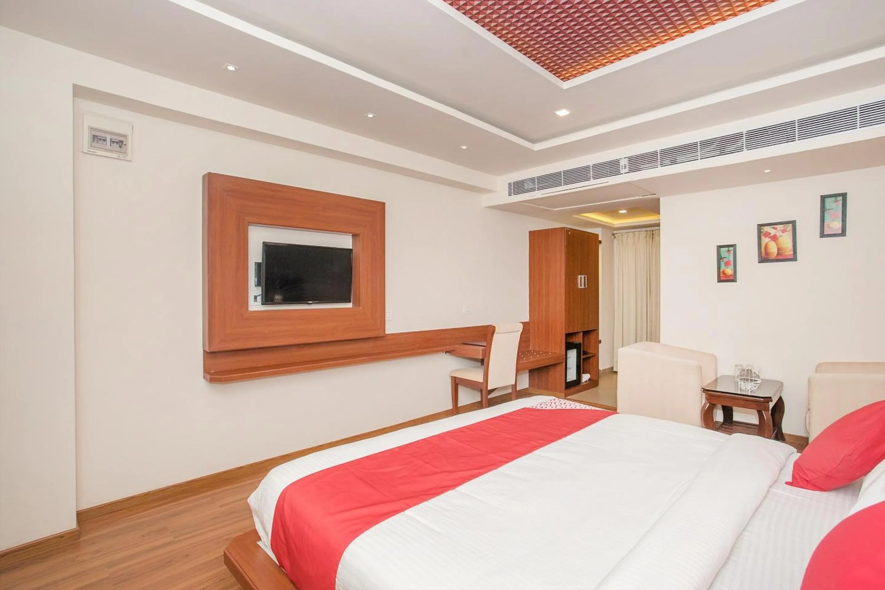Bedroom, Bed in Hotel O Royal Stay