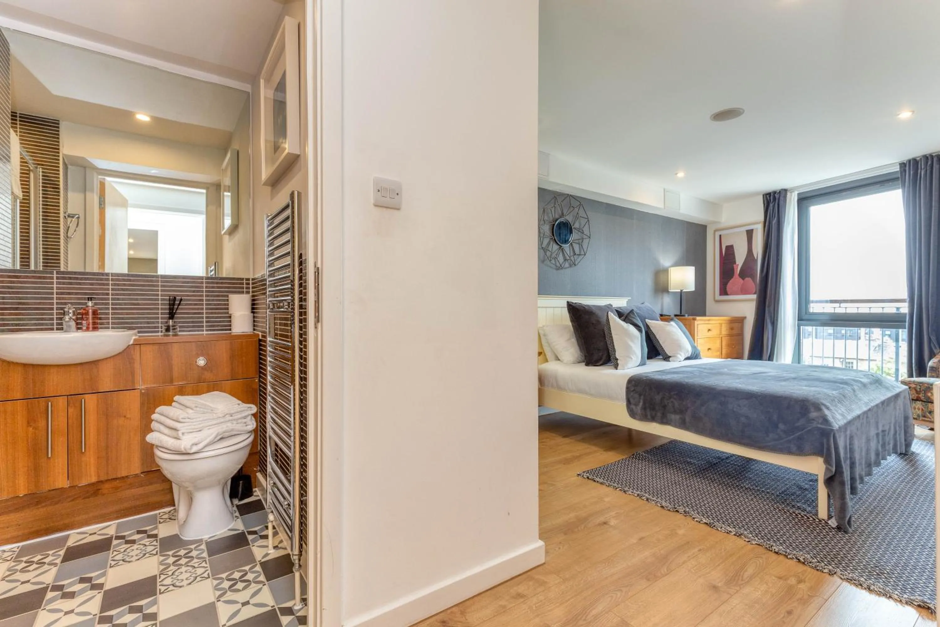 Bed in SECC Hydro Executive 7 Apartment