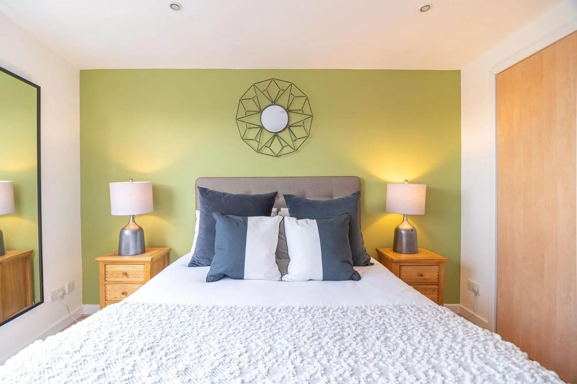 Bed in SECC Hydro Executive 7 Apartment